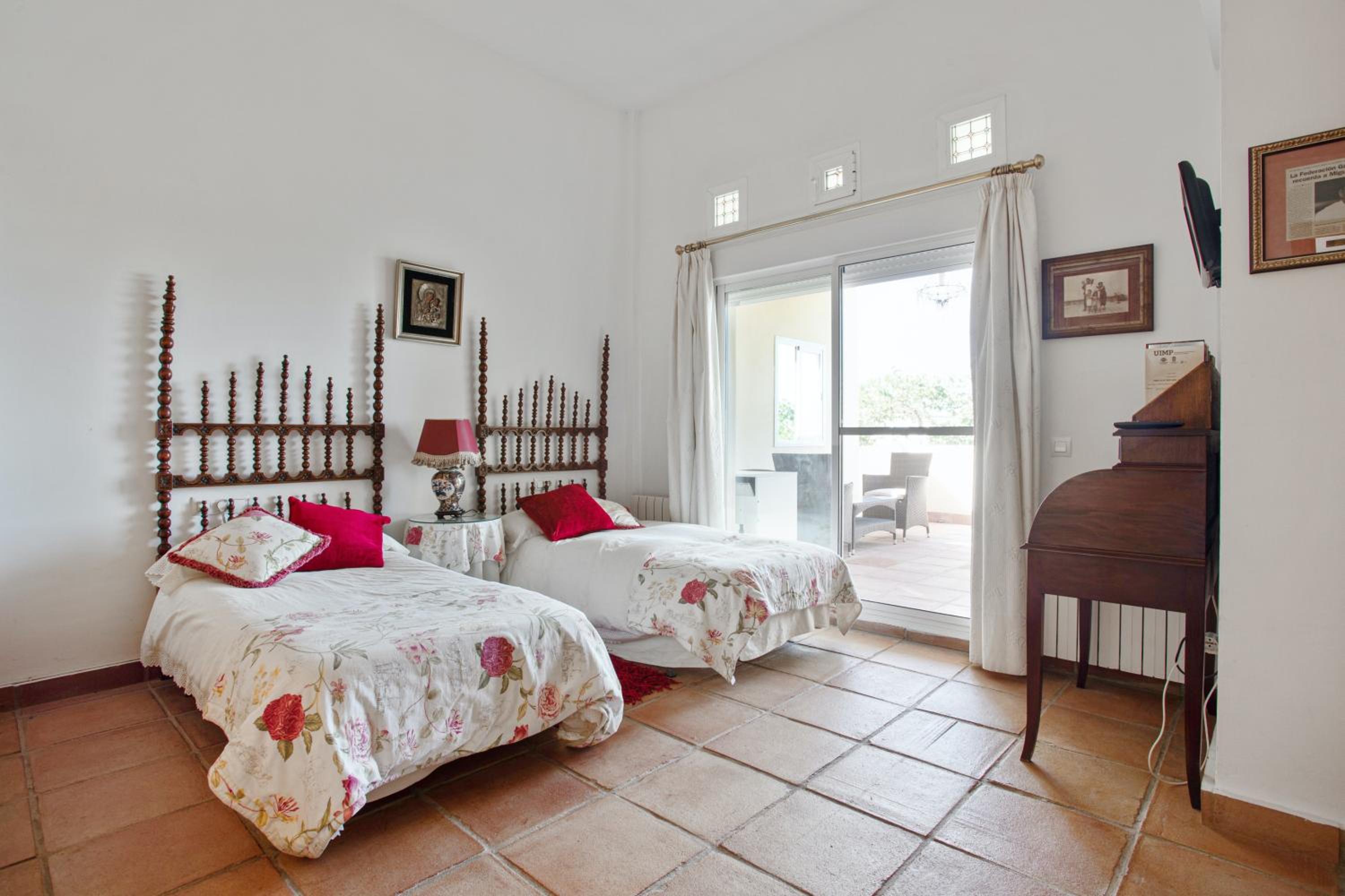 Charming villa in Sanlúcar de Barrameda with private pool
