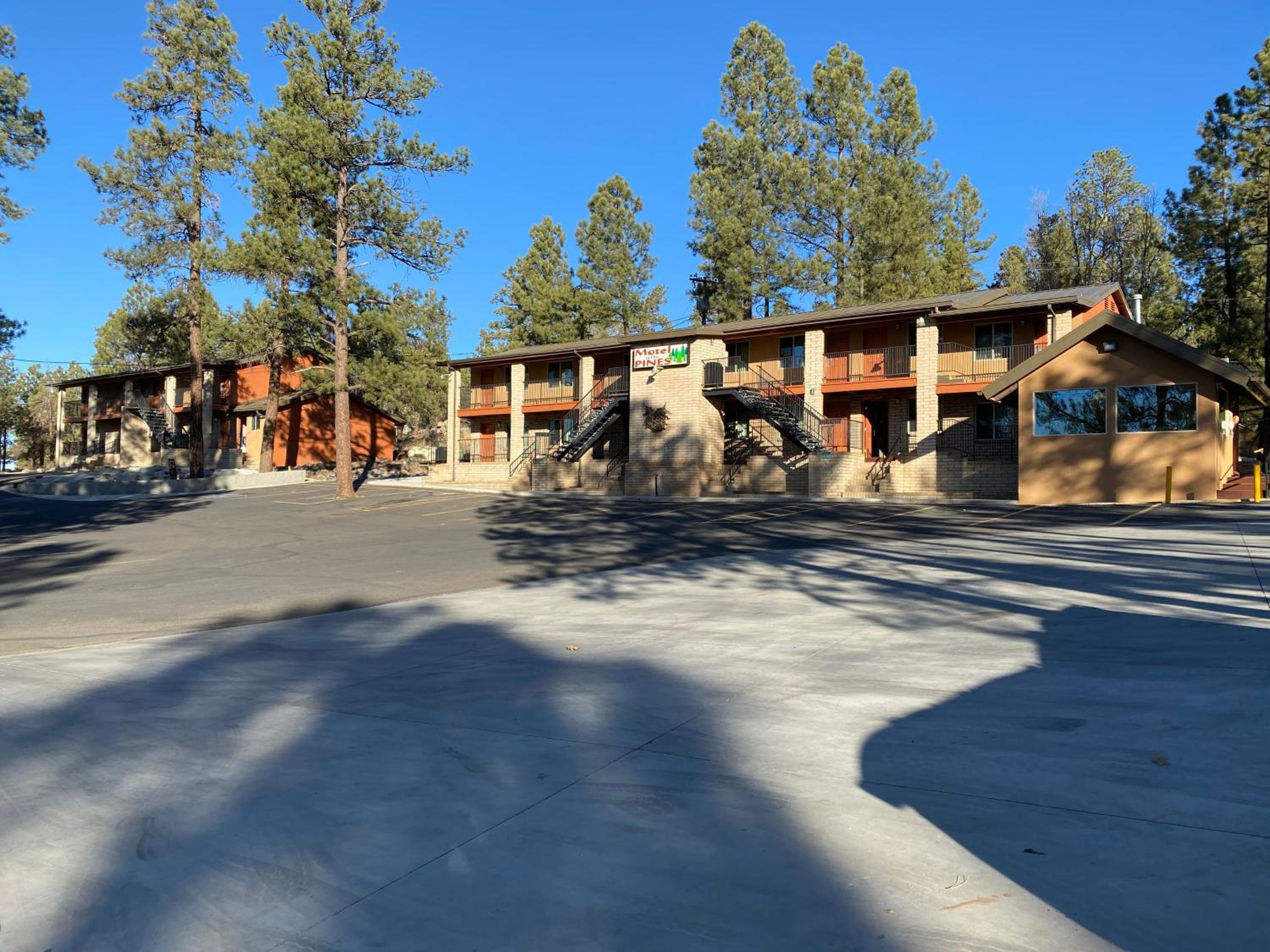 Motel In The Pines - Property Image 13