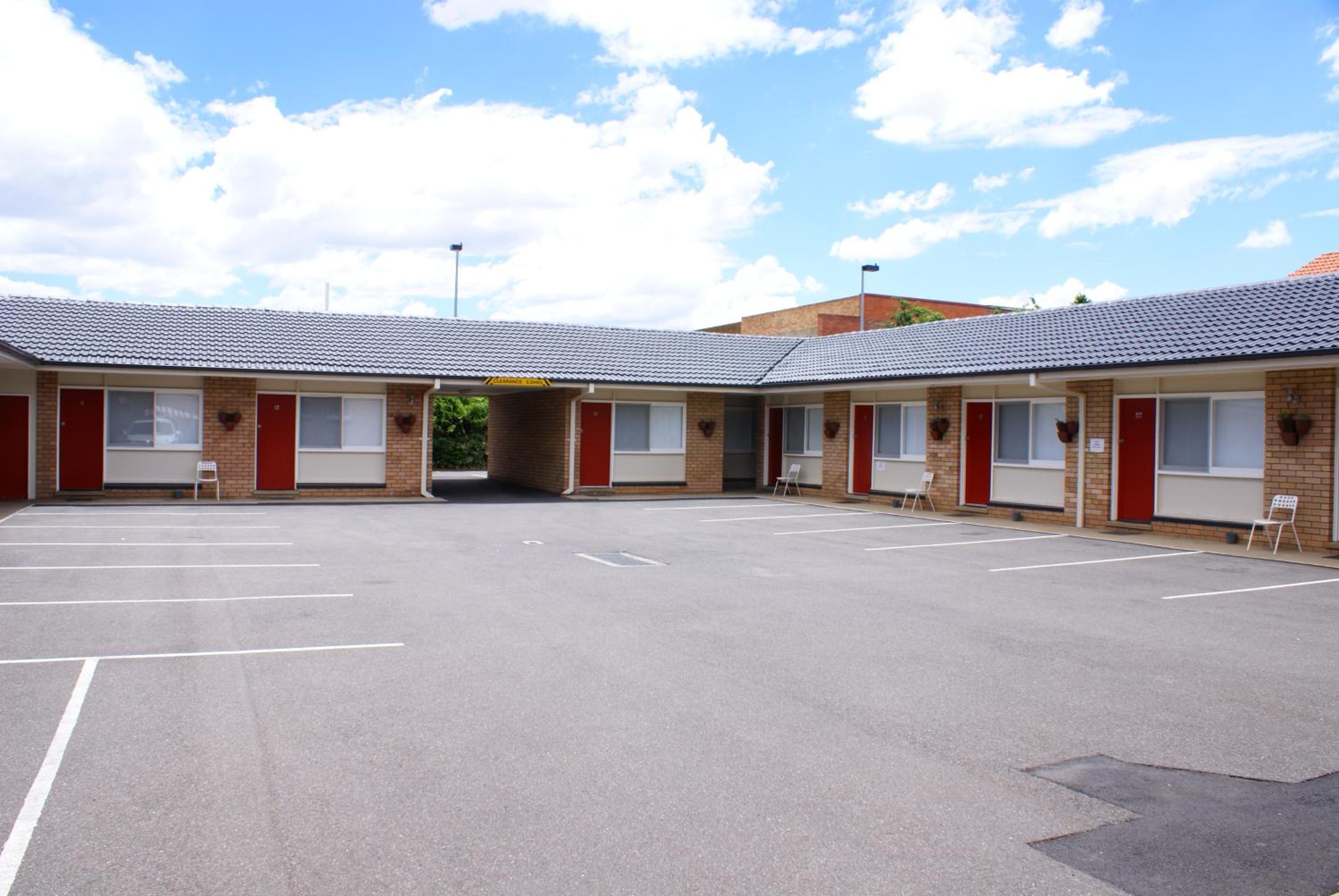 Country Lodge Motor Inn