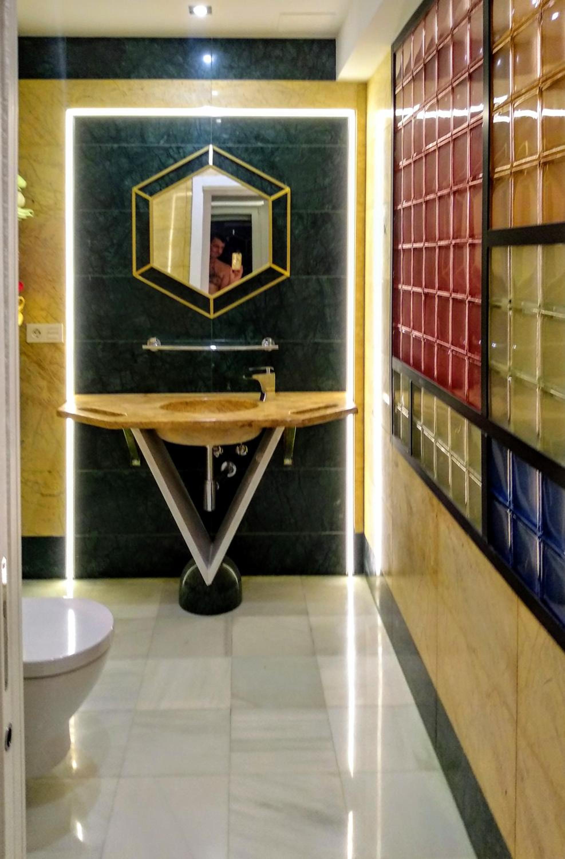 MALAGUETA BEACH en Málaga — bathroom