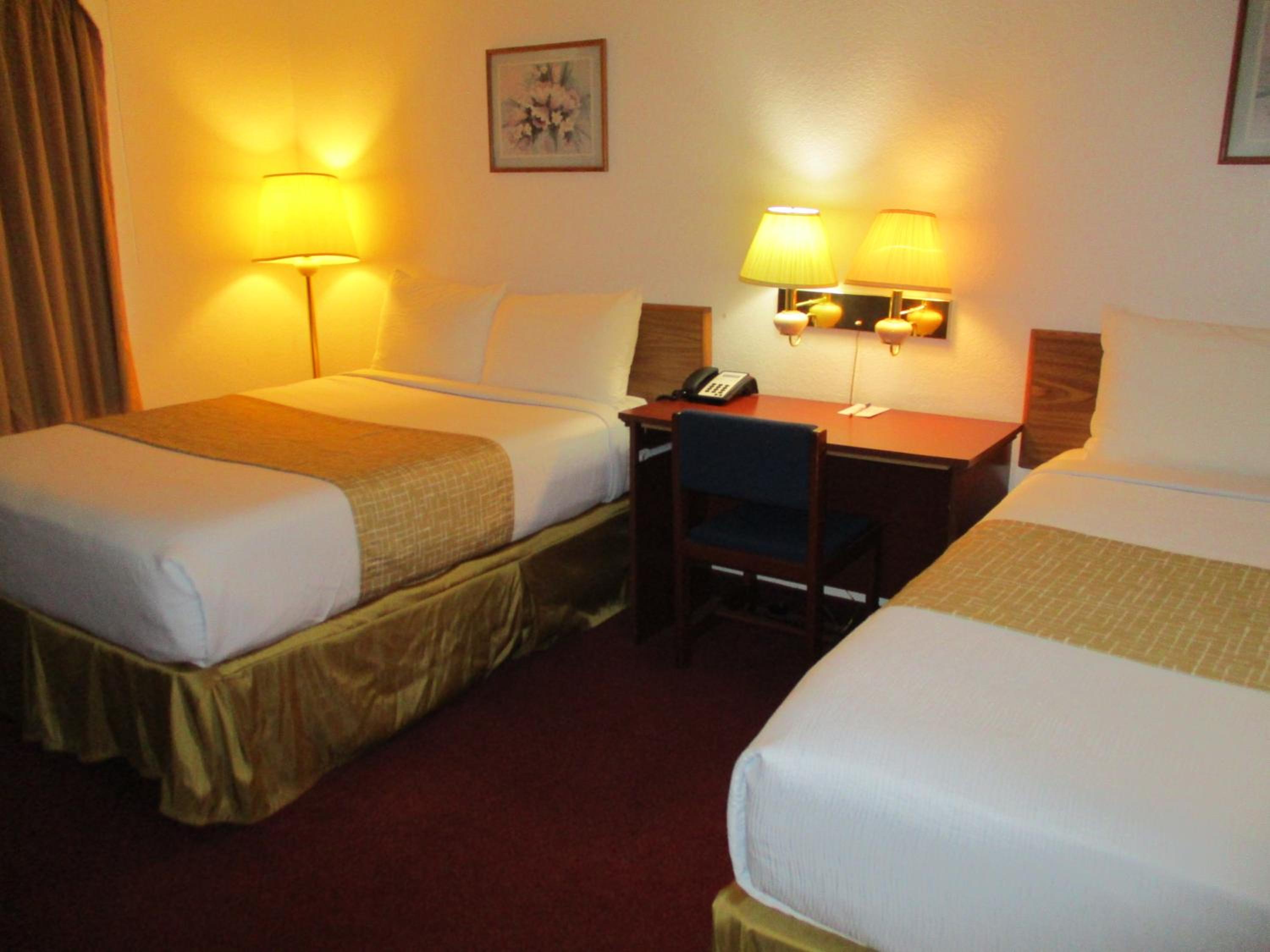 Travelodge by Wyndham Redwood Falls