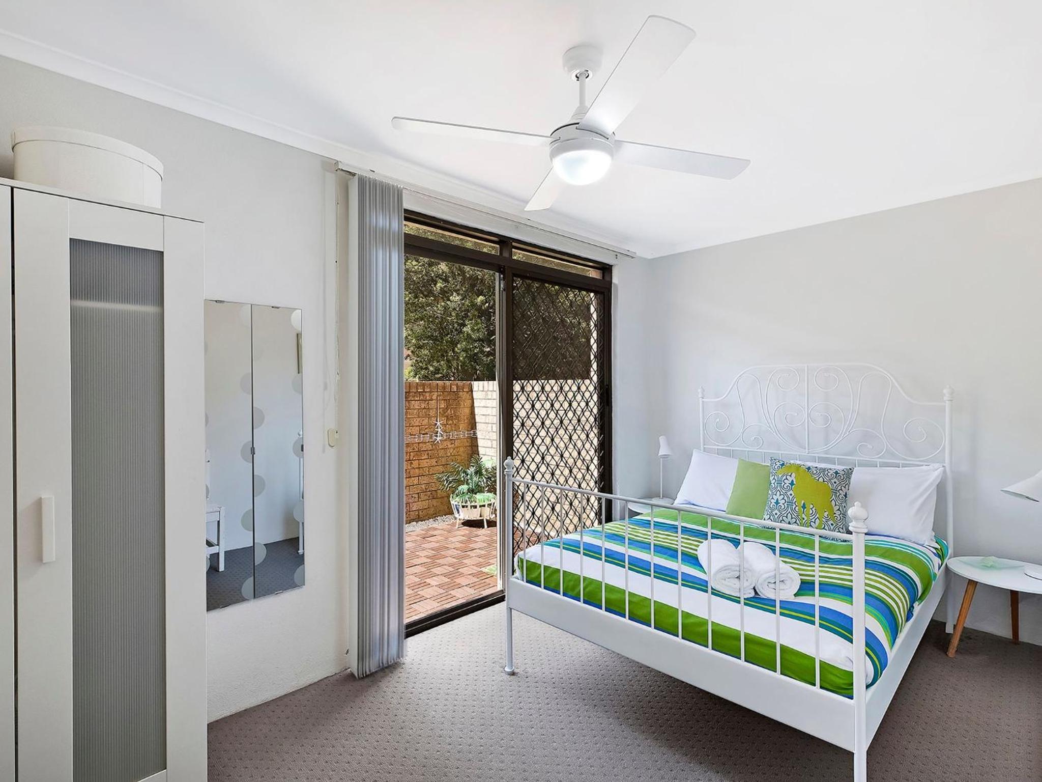 Sundowner Apartment 5 view 2