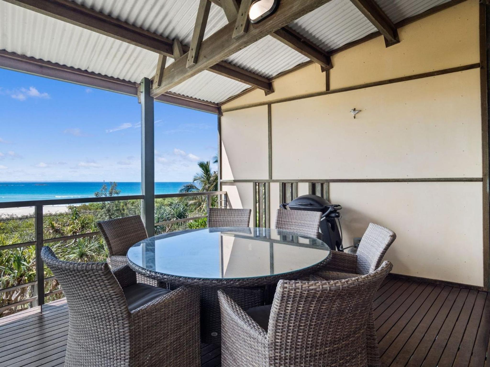 Claytons 5 by Discover Stradbroke
