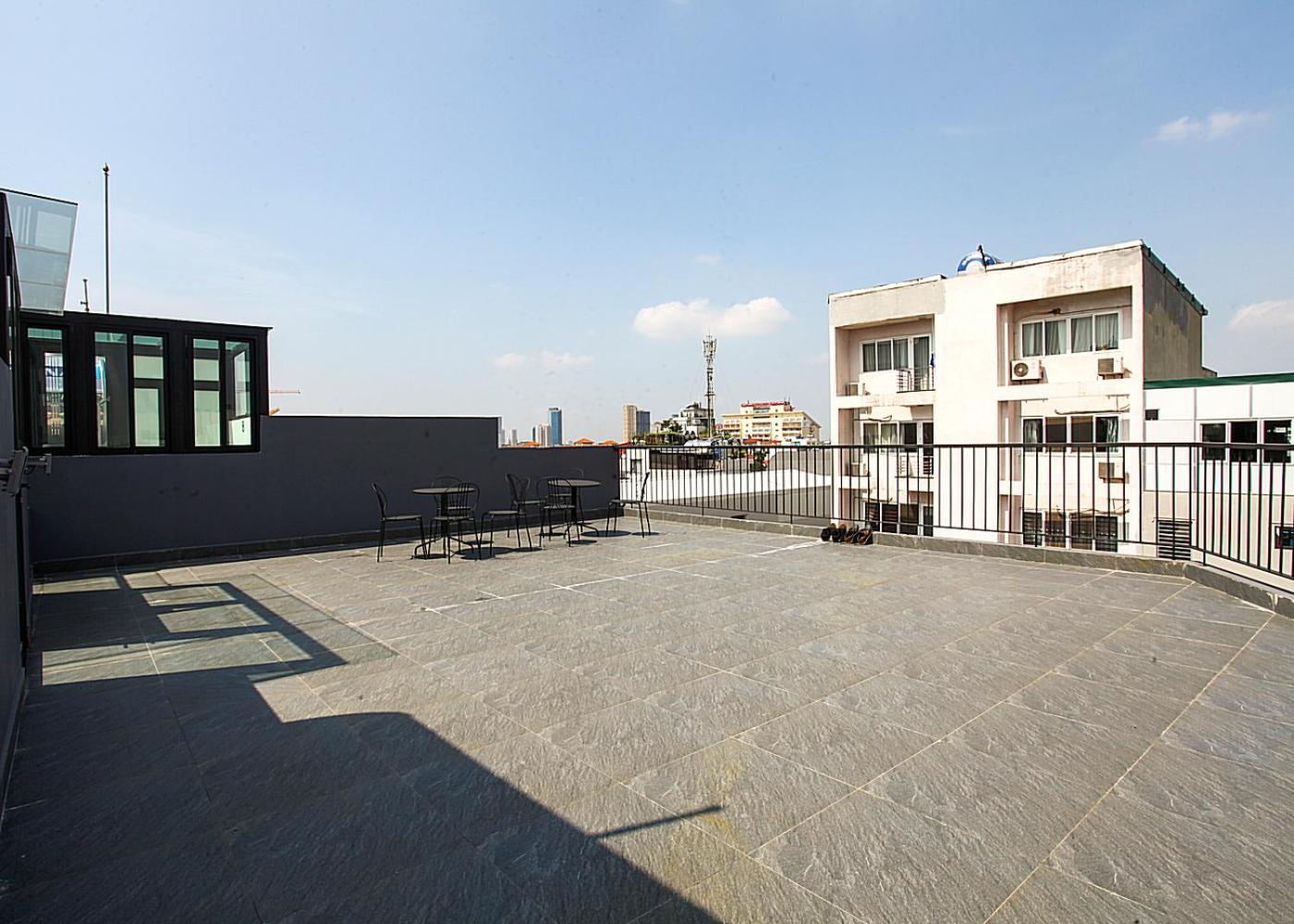 Hanoi Home 3 - Luxury Apartment in Tay Ho street