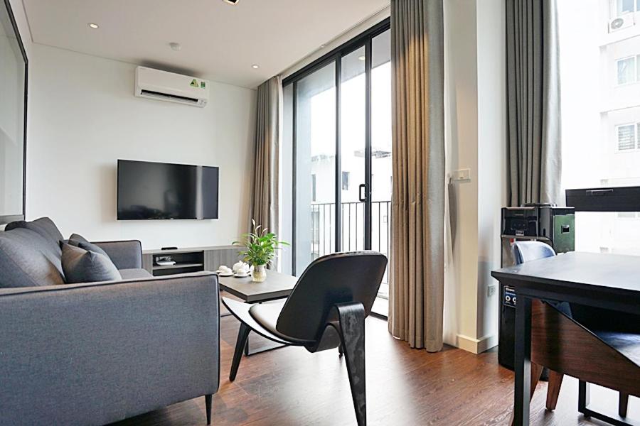 Hanoi Home 3 - Luxury Apartment in Tay Ho street