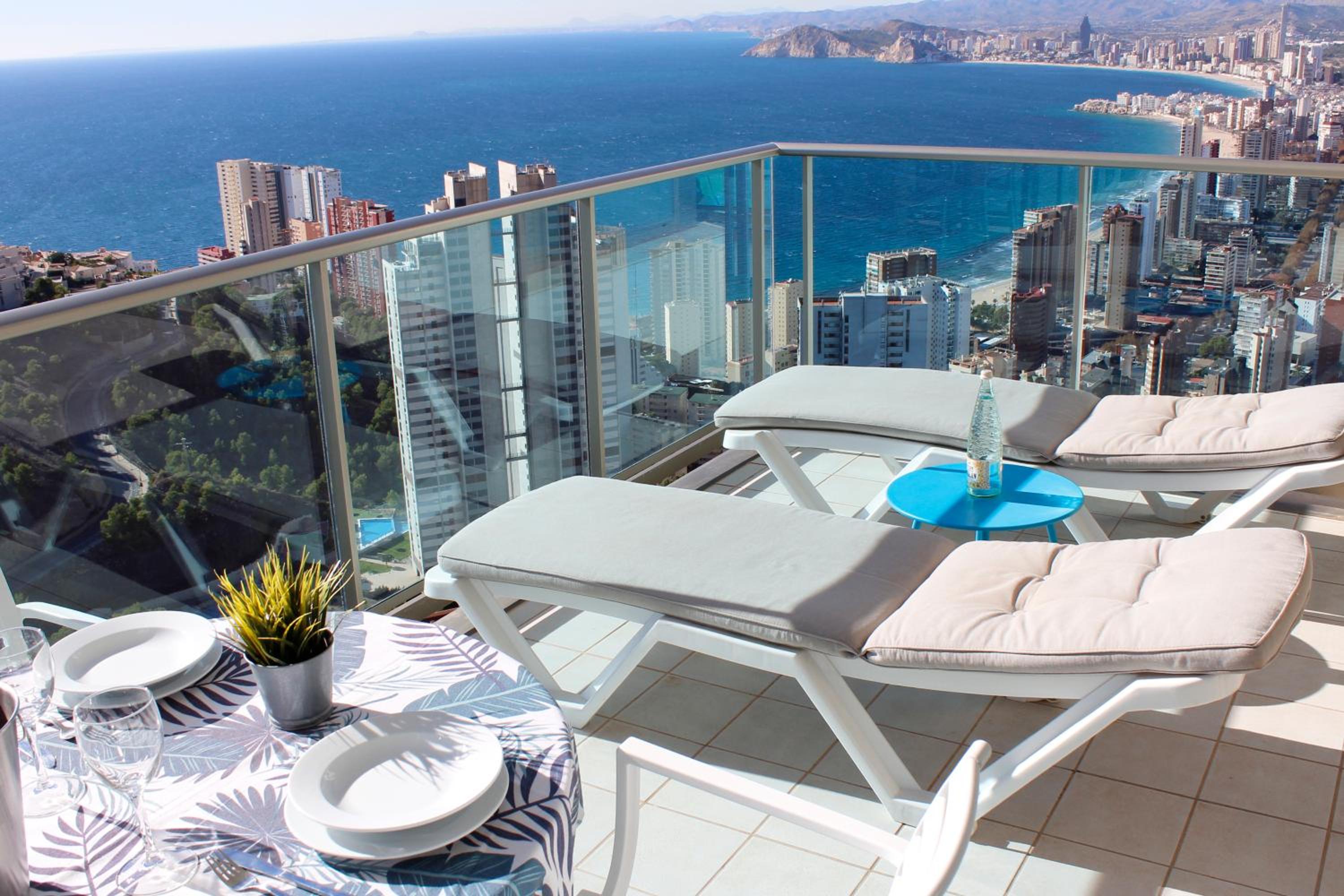 Benidorm High rise apartments - Sea Views - Torre Lugano photo 3