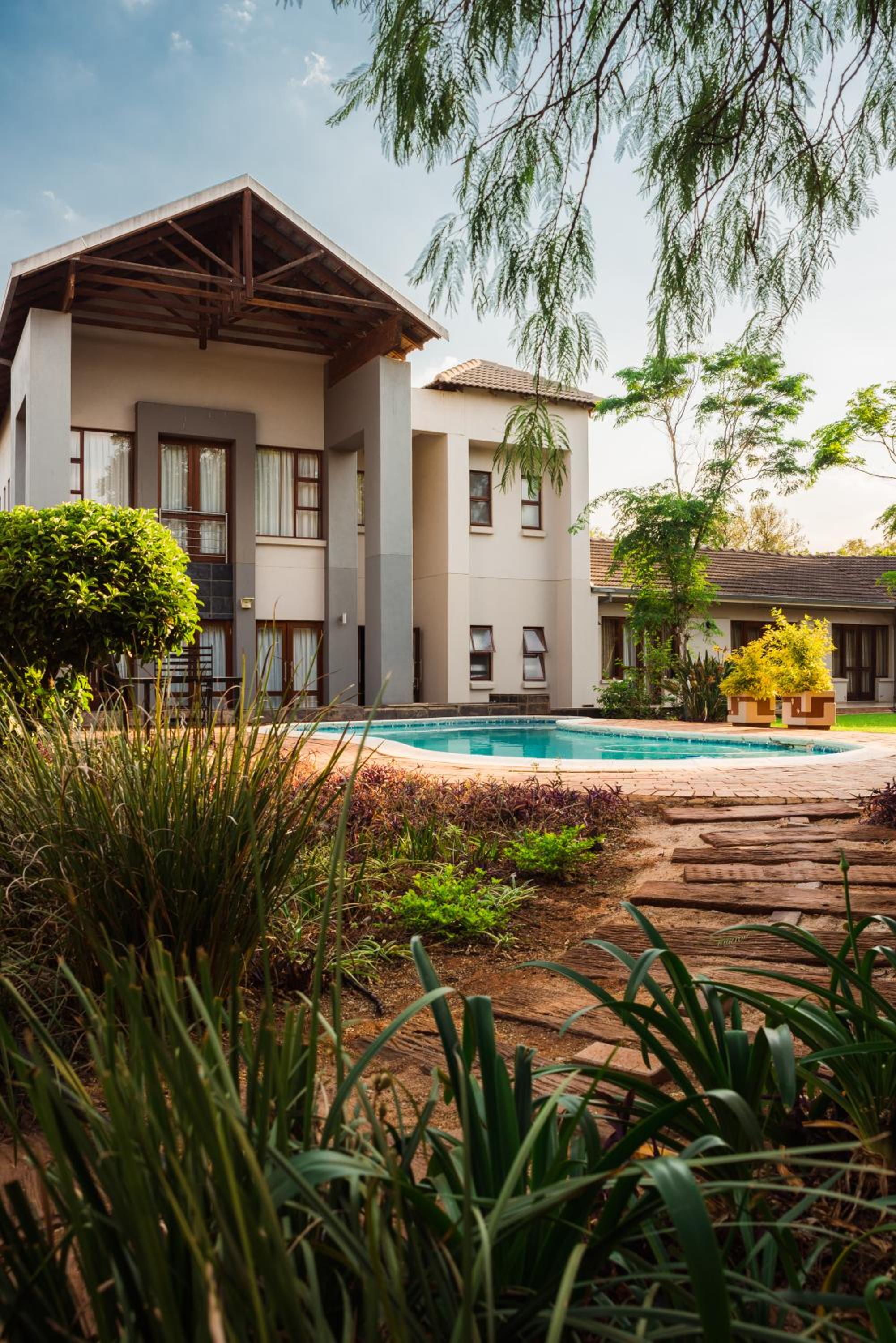 Tamboti Guest Lodge view 4