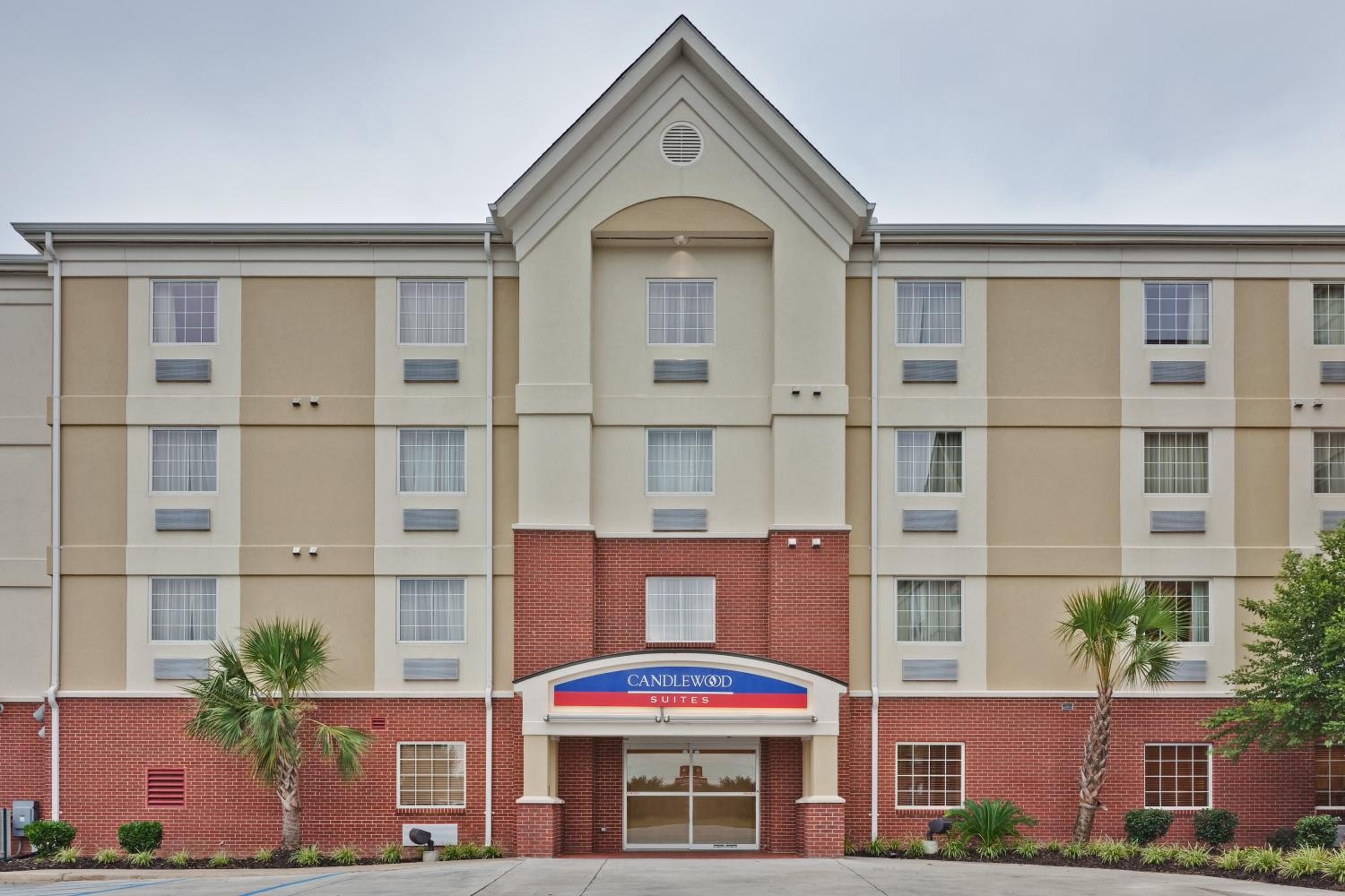 Hotel Candlewood Suites Hattiesburg, an IHG Hotel - Image 1