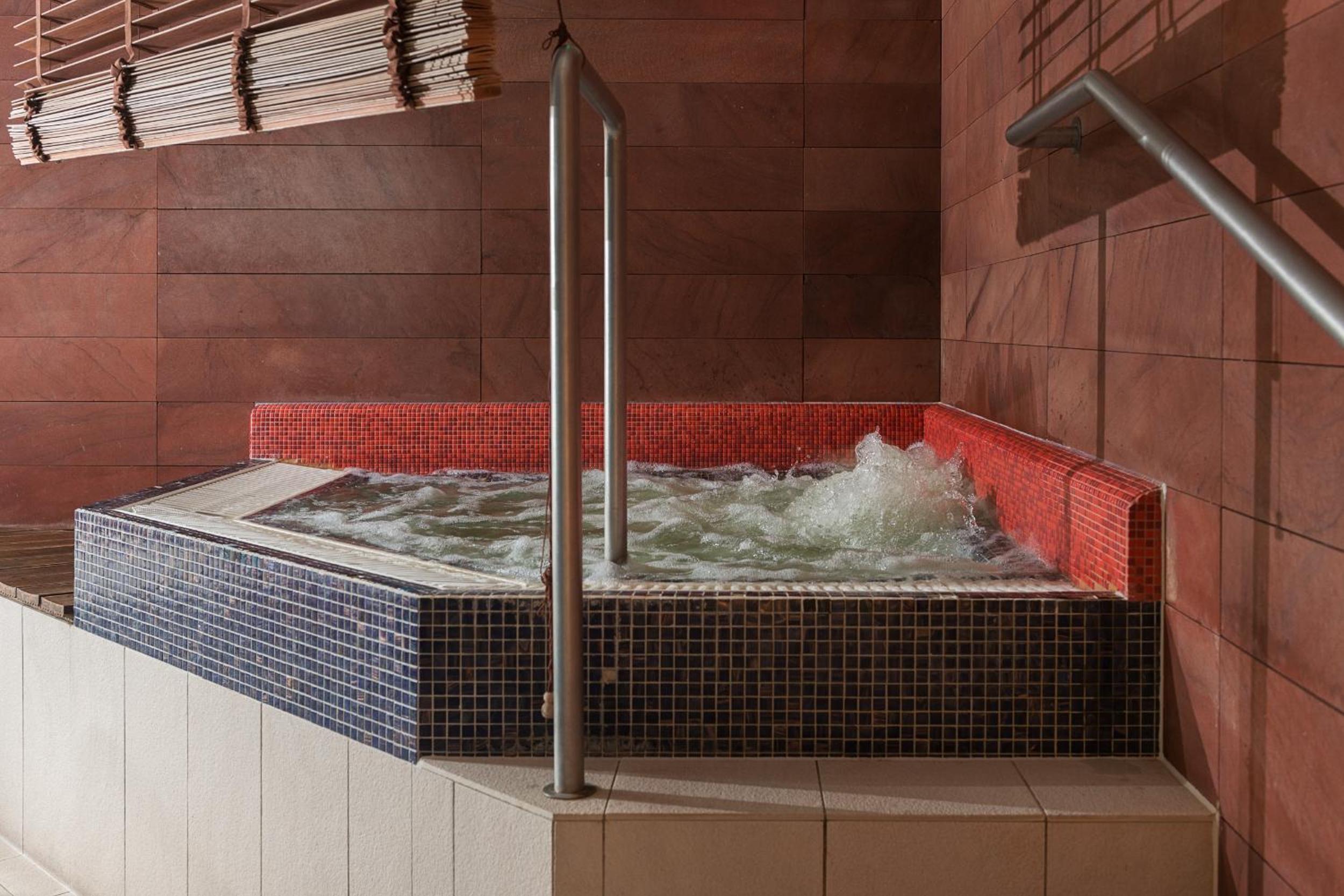 Jacuzzi