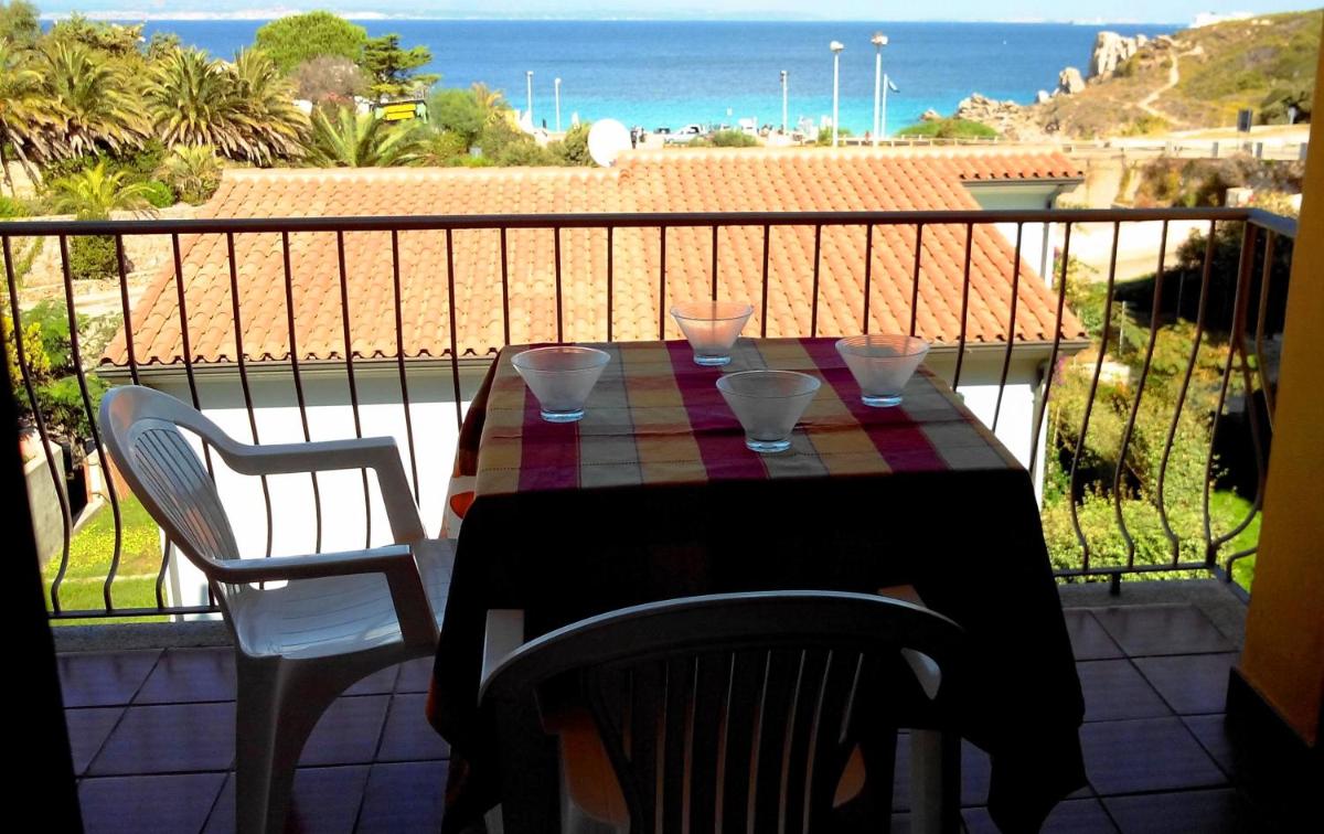 Splendido mono vista mare con wi fi a 100 mt da spiaggia view 2