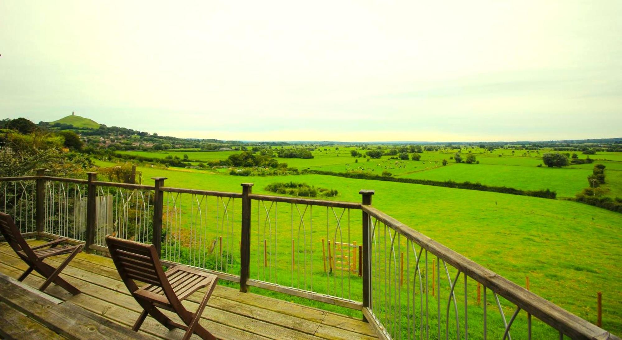 Healing Waters Sanctuary, Peaceful Retreat House, Glastonbury