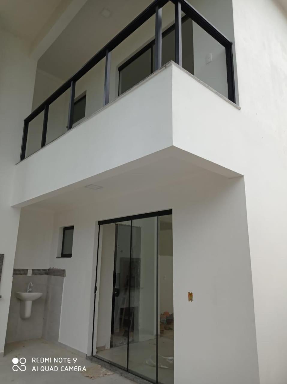 Casa com dois pavimentos nova, em Mariscal