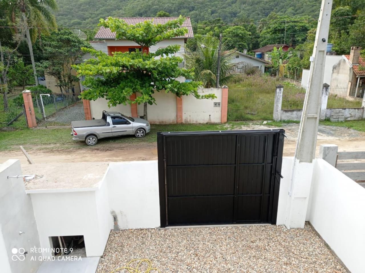 Casa com dois pavimentos nova, em Mariscal