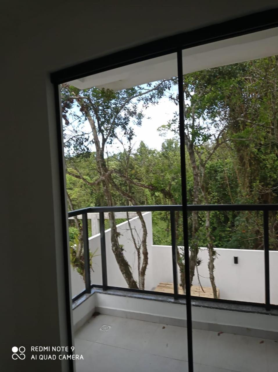 Casa com dois pavimentos nova, em Mariscal