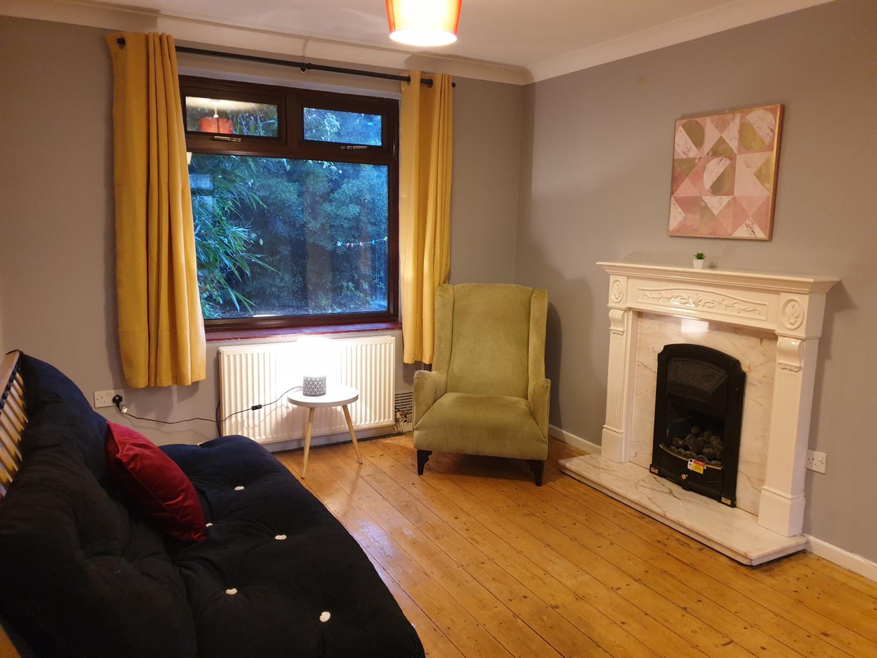 Self Contained 3 Bedroom House with Off Street Parking view 2