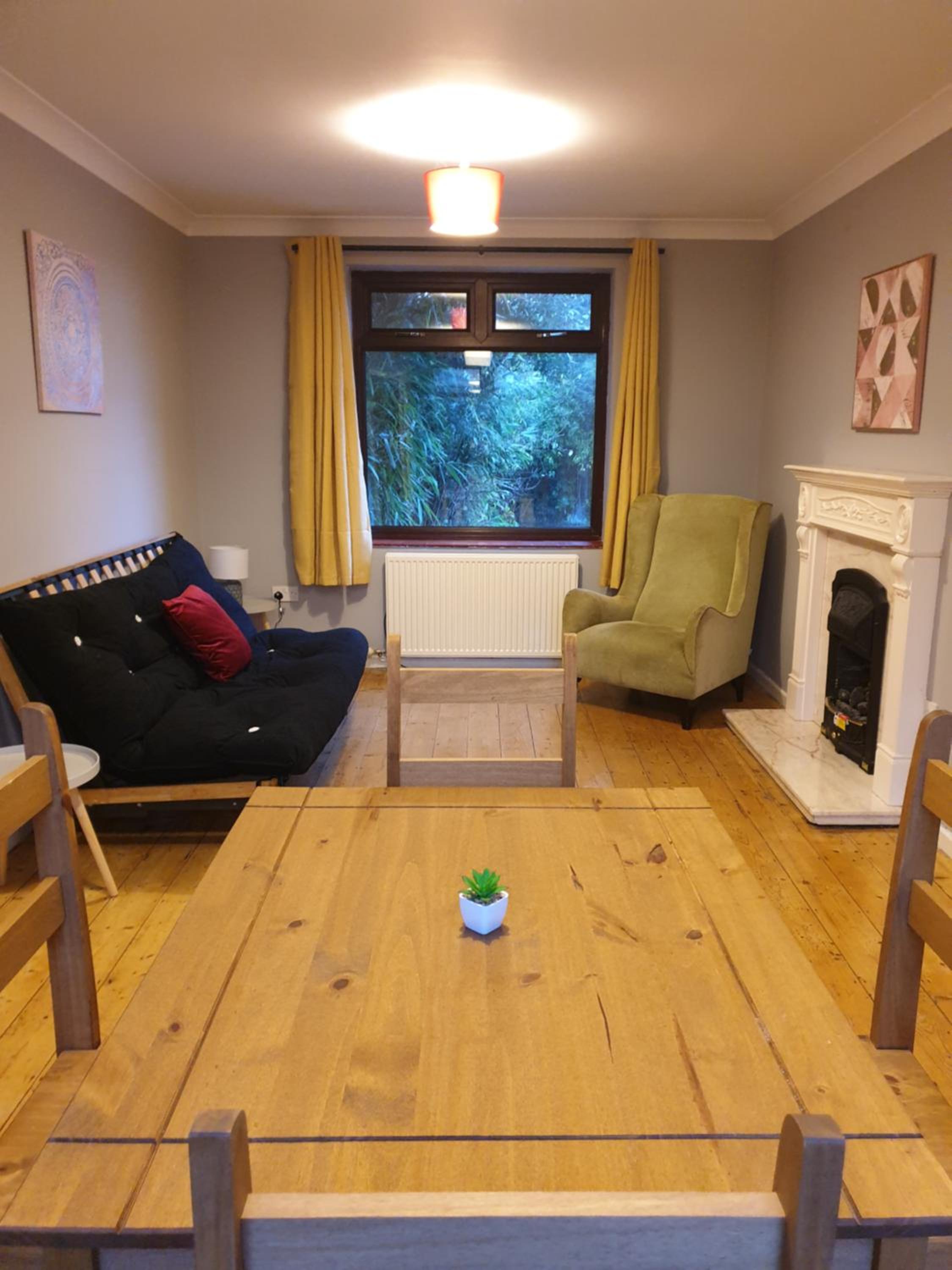 Self Contained 3 Bedroom House with Off Street Parking view 4