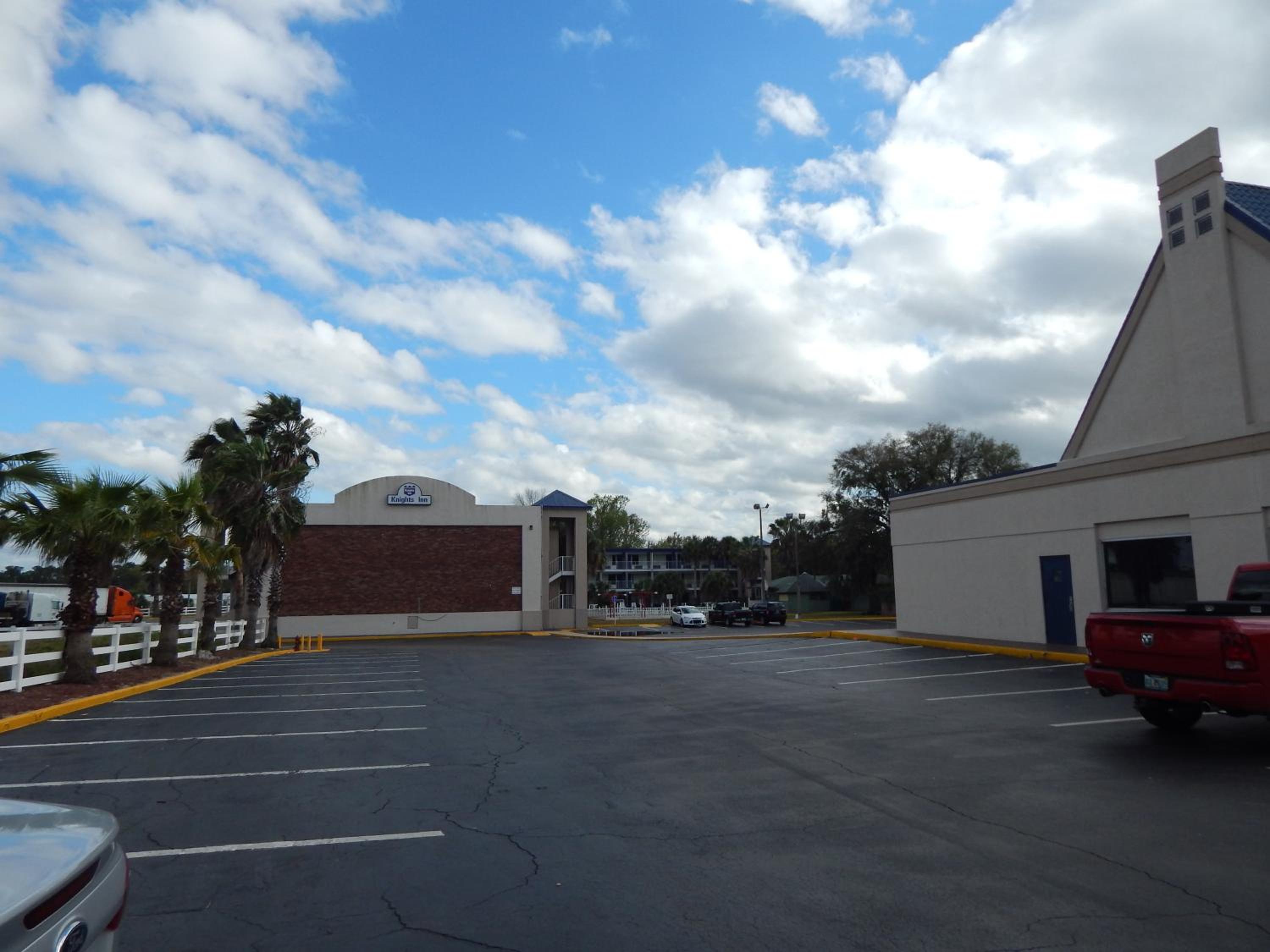 Knights Inn - Plant City view 3