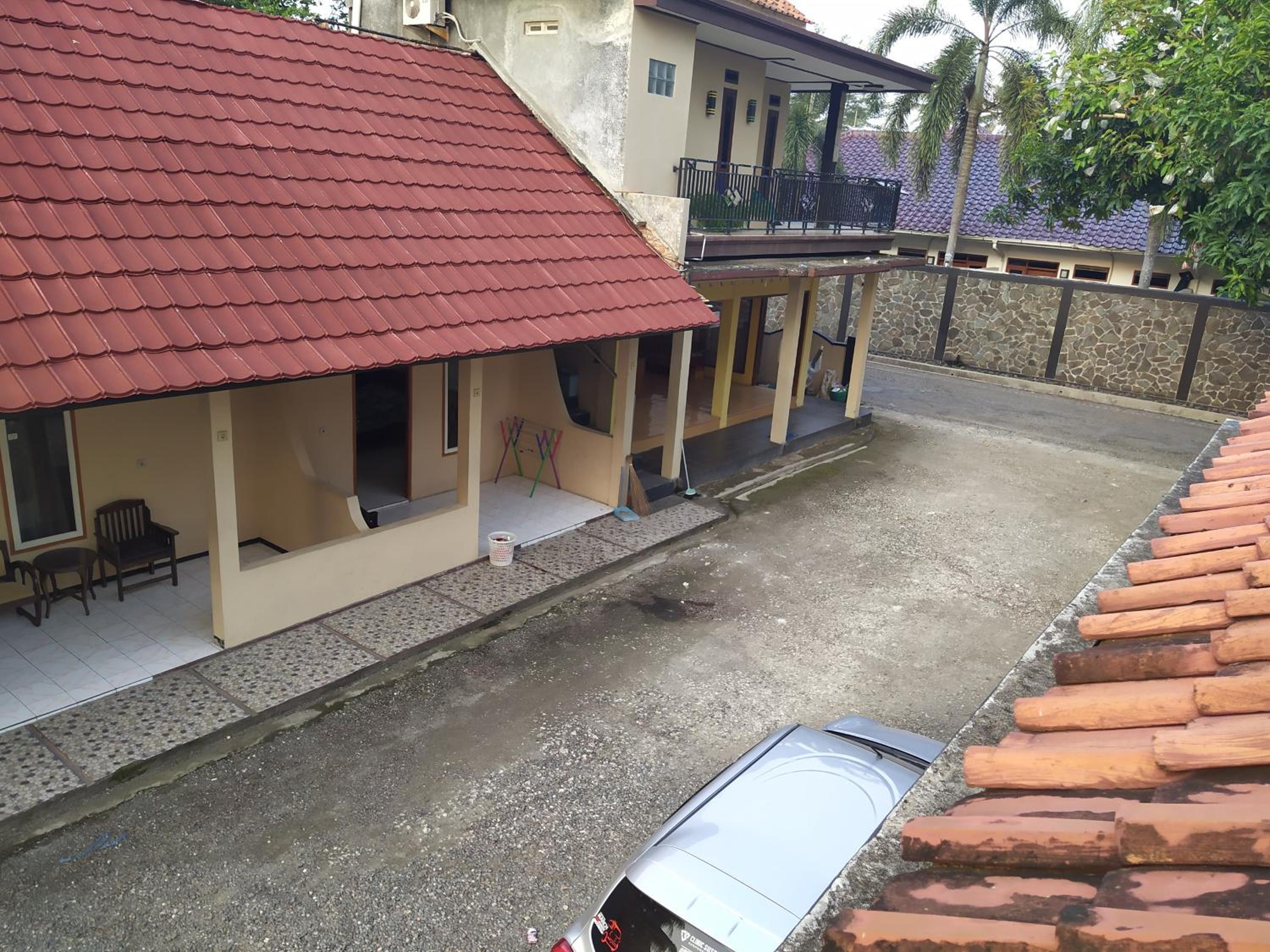 Hotel Putra Sindang Asih view 2