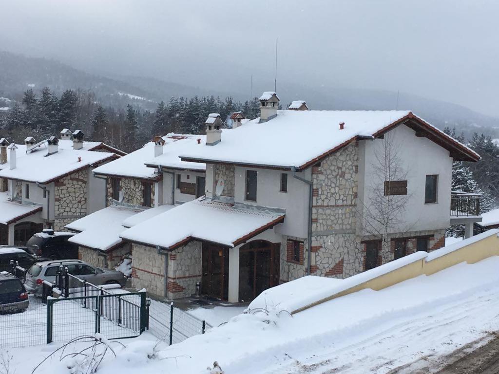 Ilievi Guest Houses