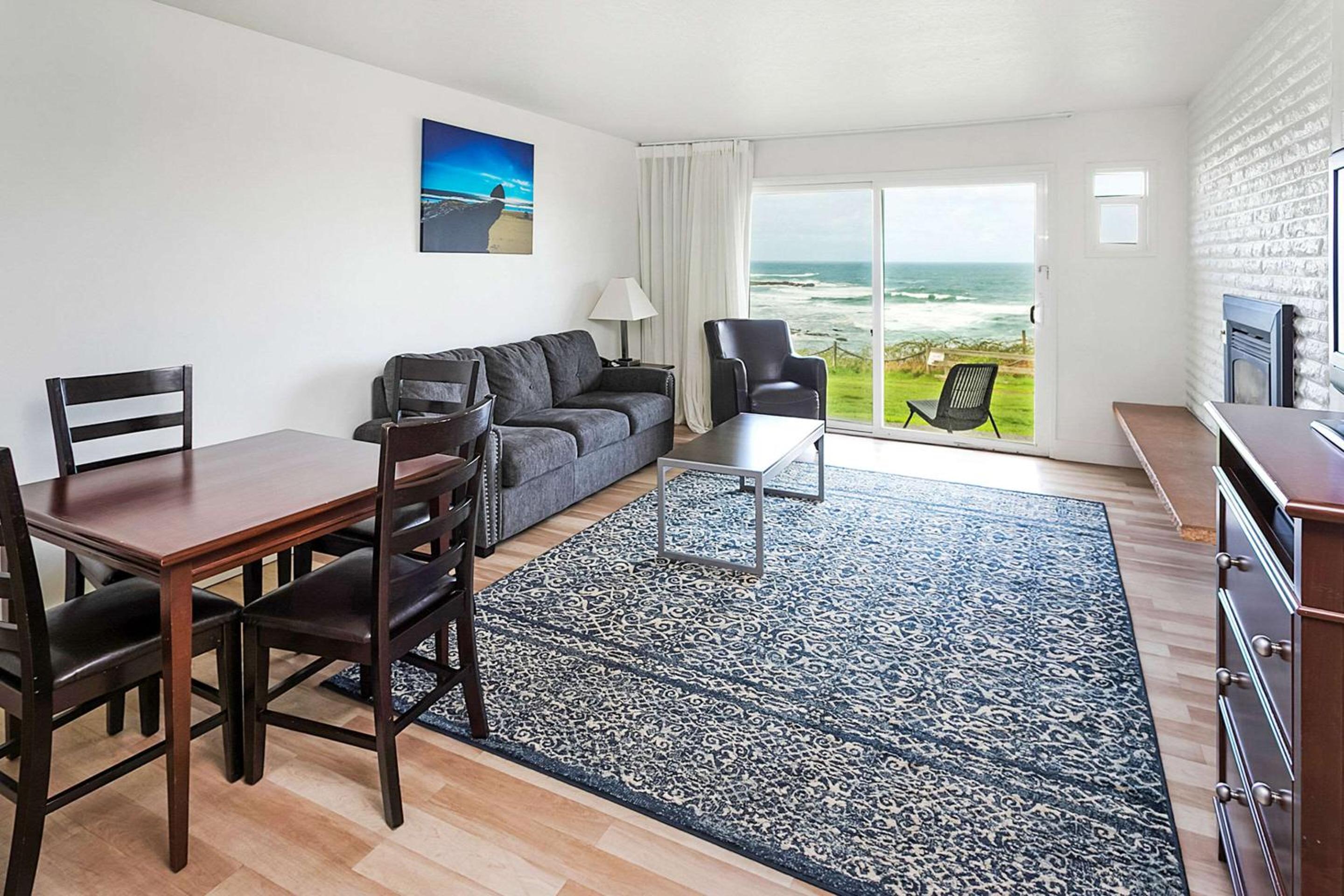 Clarion Inn Surfrider Resort