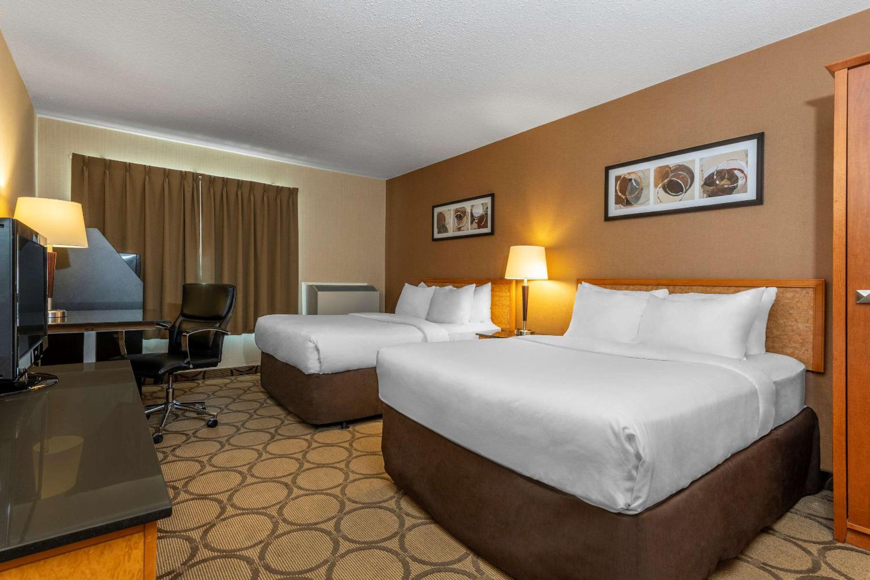 Belleville Vacations - Comfort Inn - Property Image 27