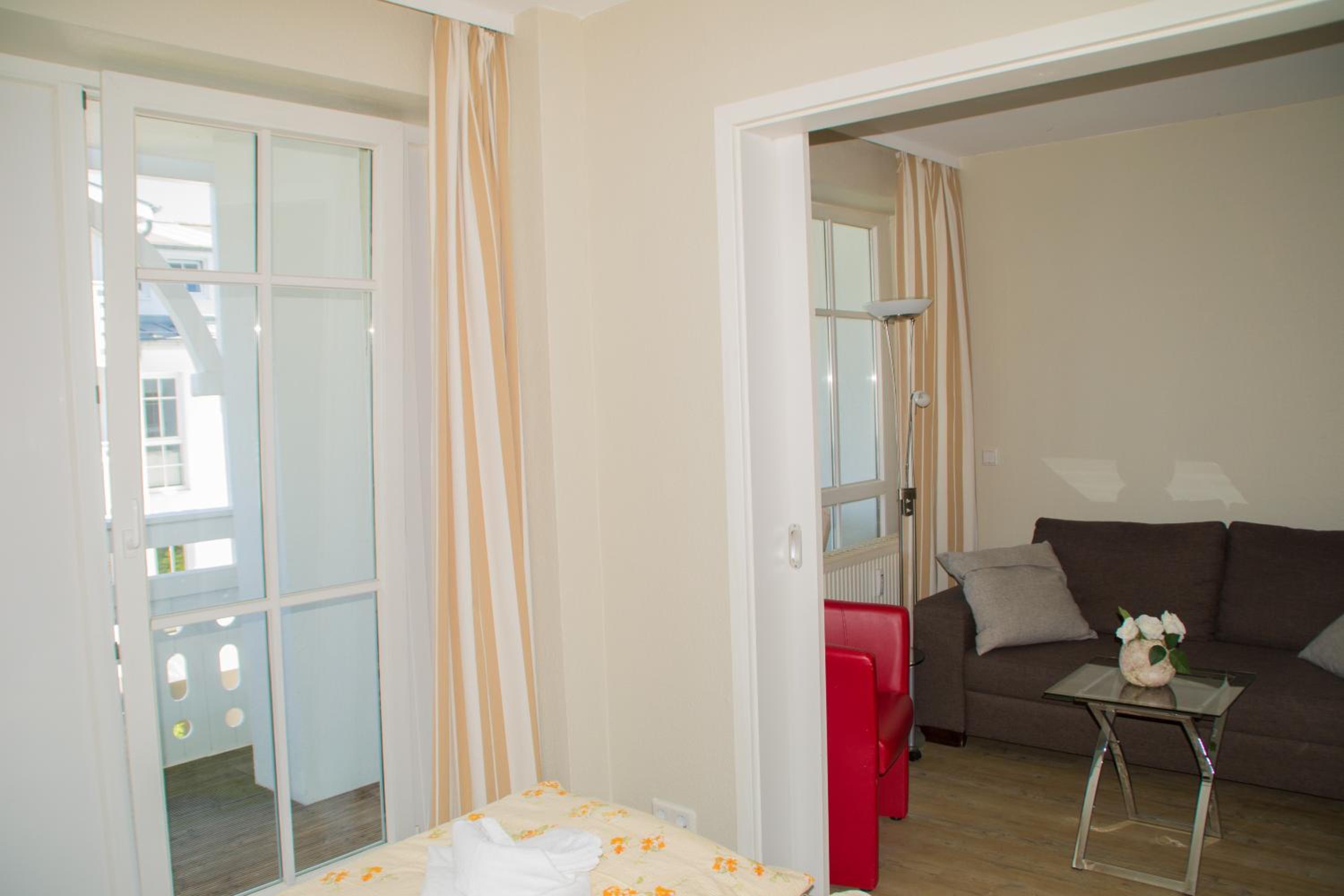 Ferienwohnung mit Balkon und Seeblick