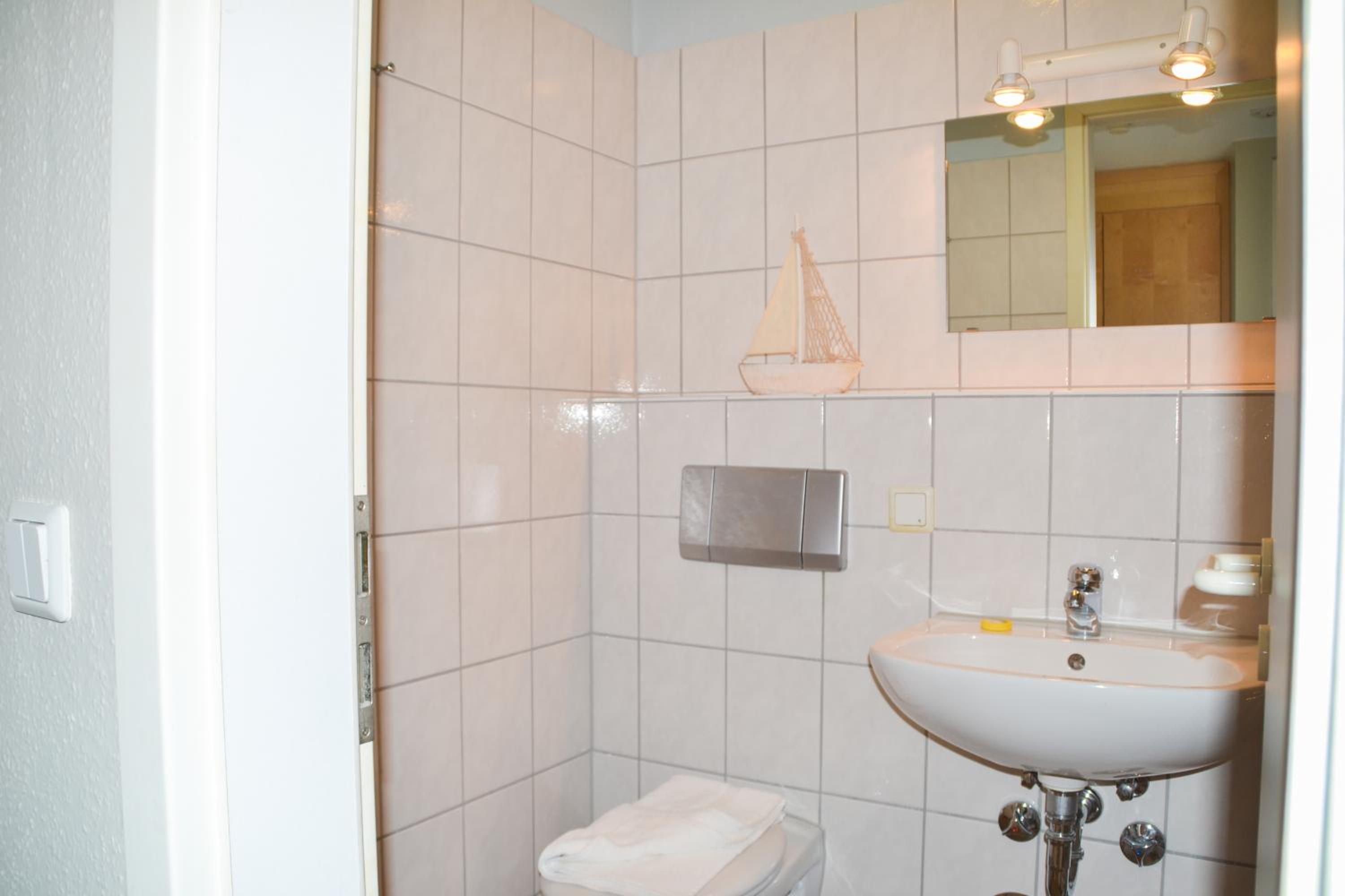 Ferienwohnung mit Balkon und Seeblick