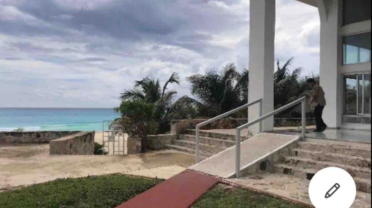 Studio oceanfront prime location