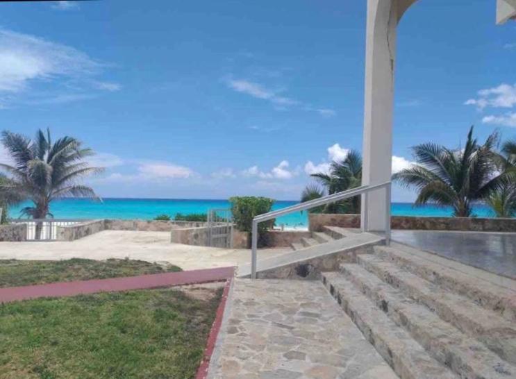 Studio oceanfront prime location