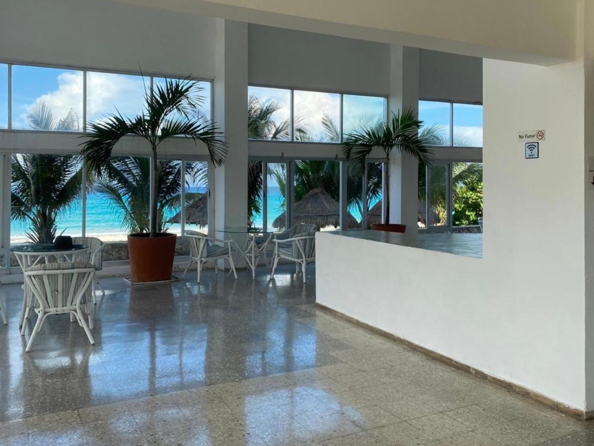 Studio oceanfront prime location