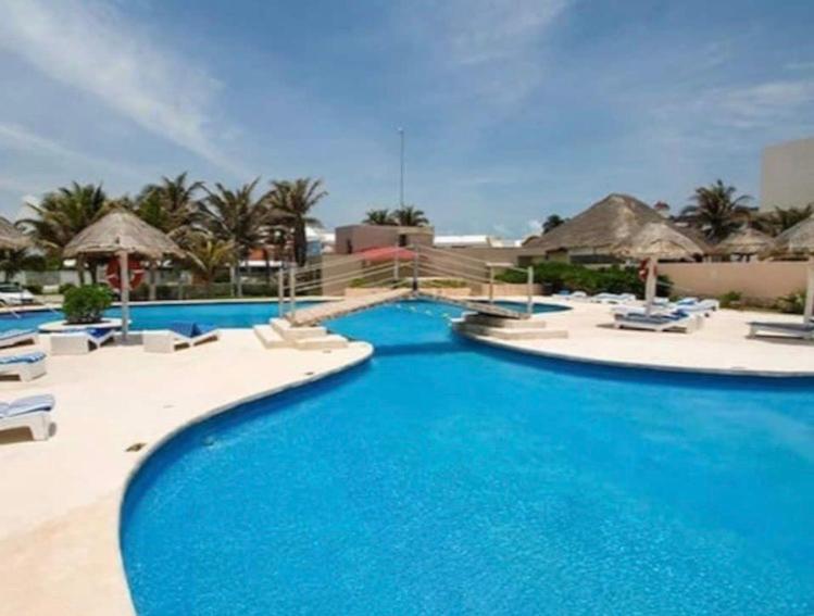 Studio oceanfront prime location