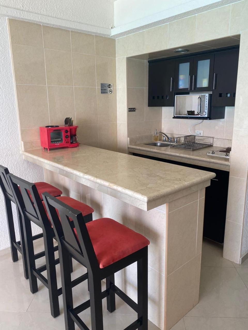 Studio oceanfront prime location