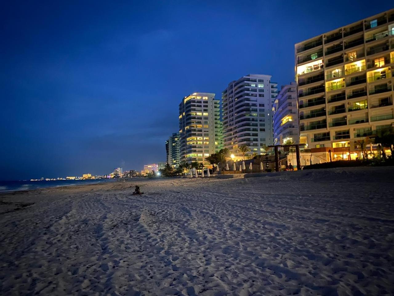 Studio oceanfront prime location