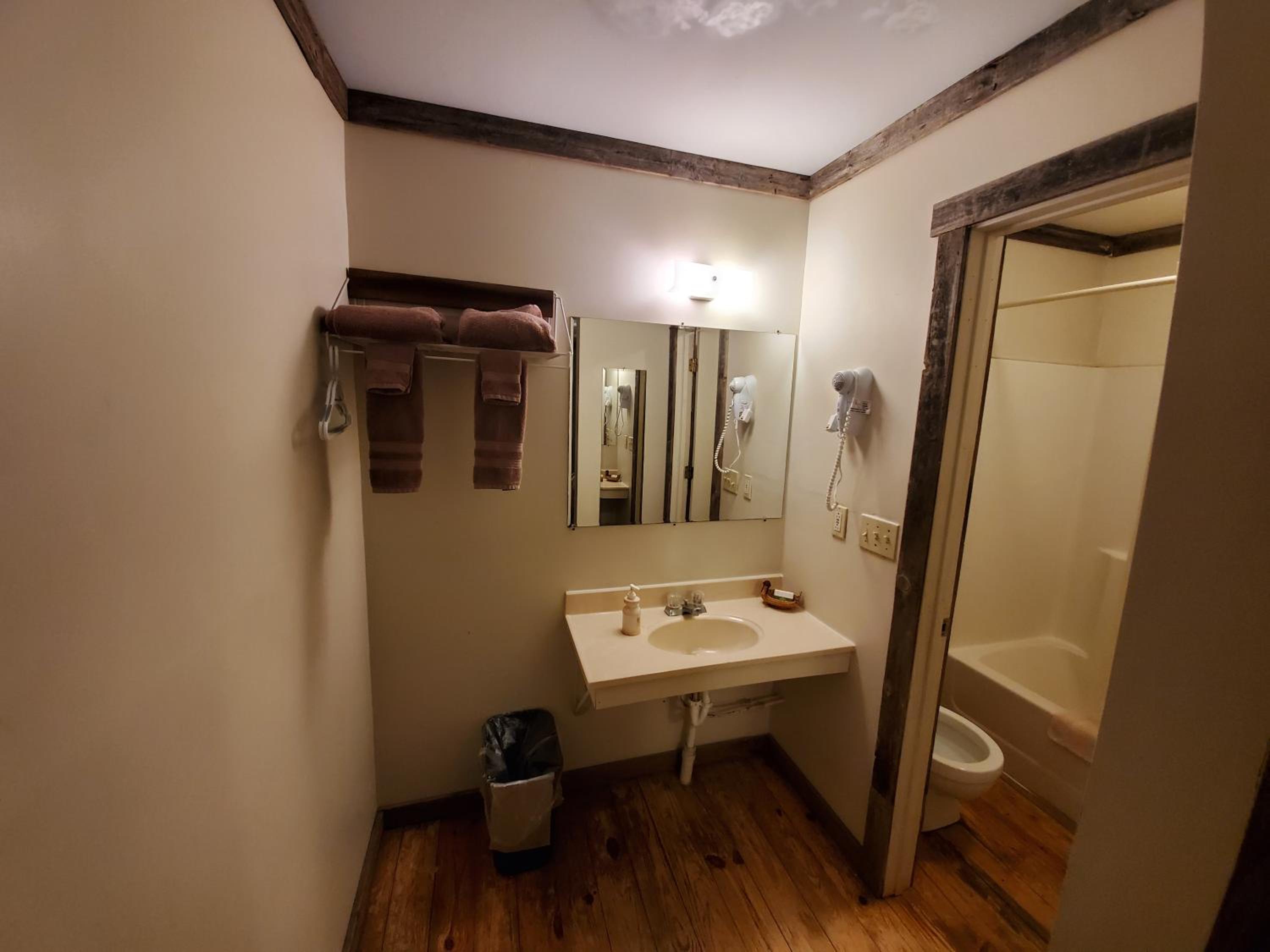 Jamesport Inn