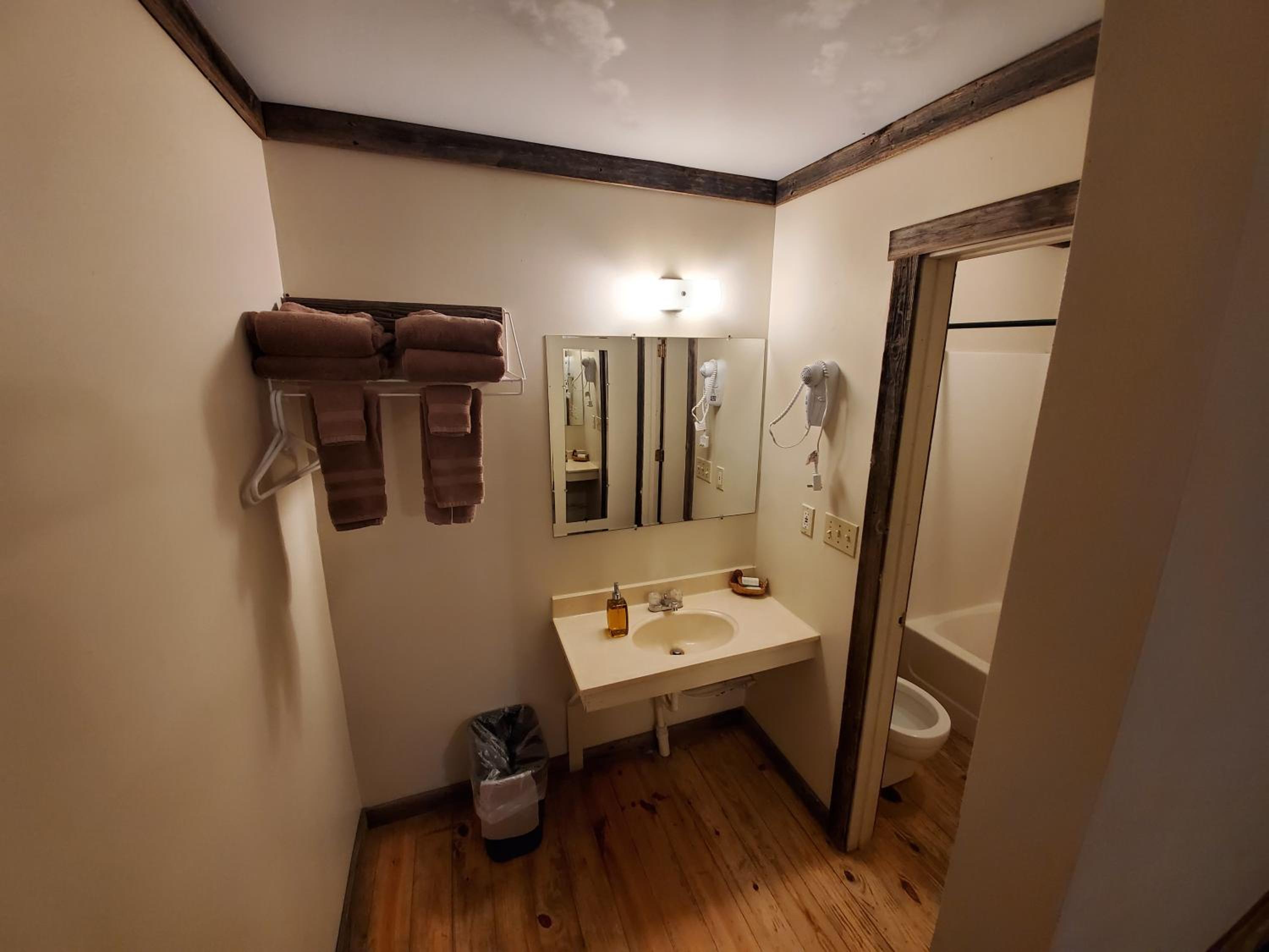 Jamesport Inn
