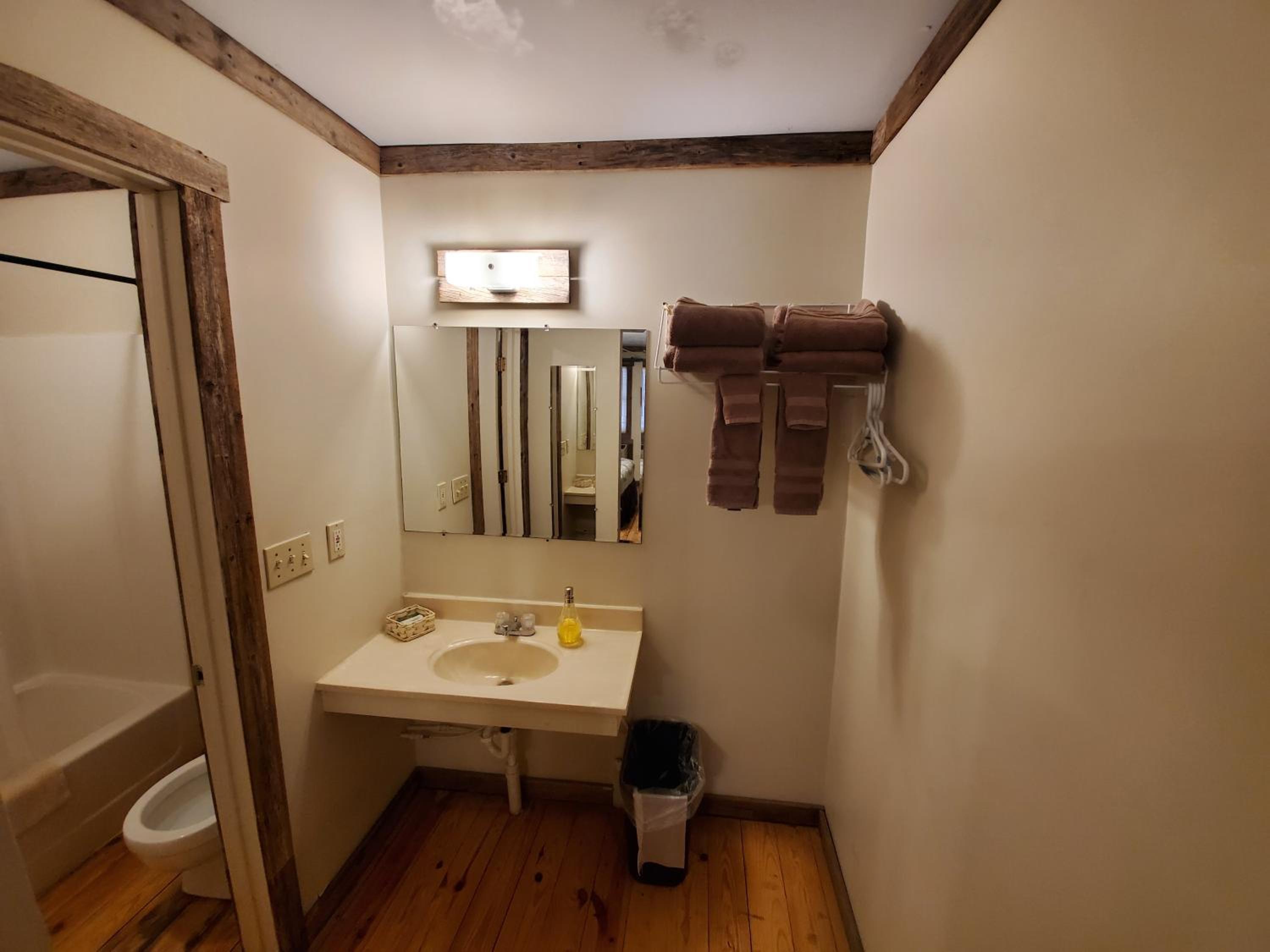 Jamesport Inn