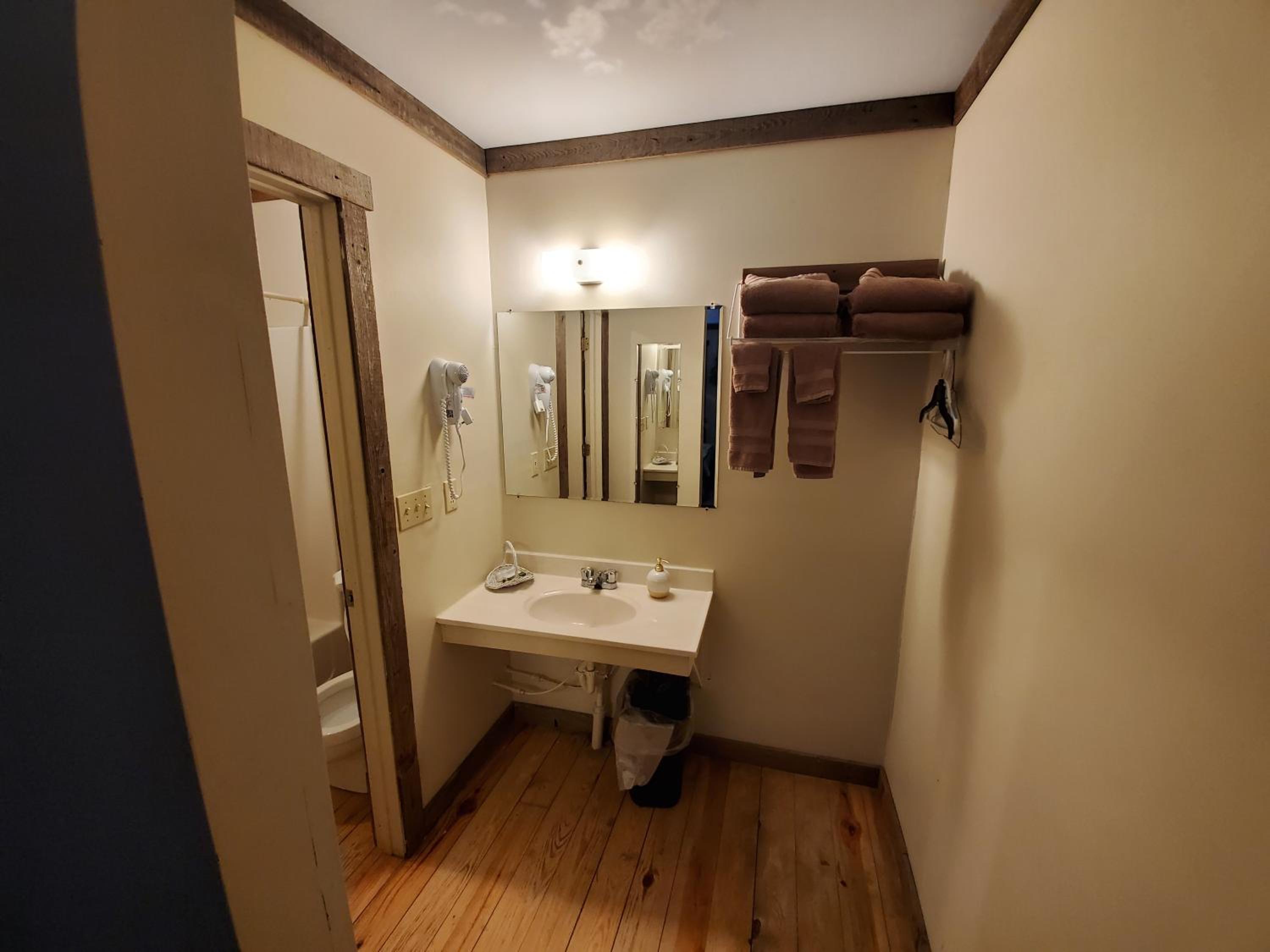 Jamesport Inn