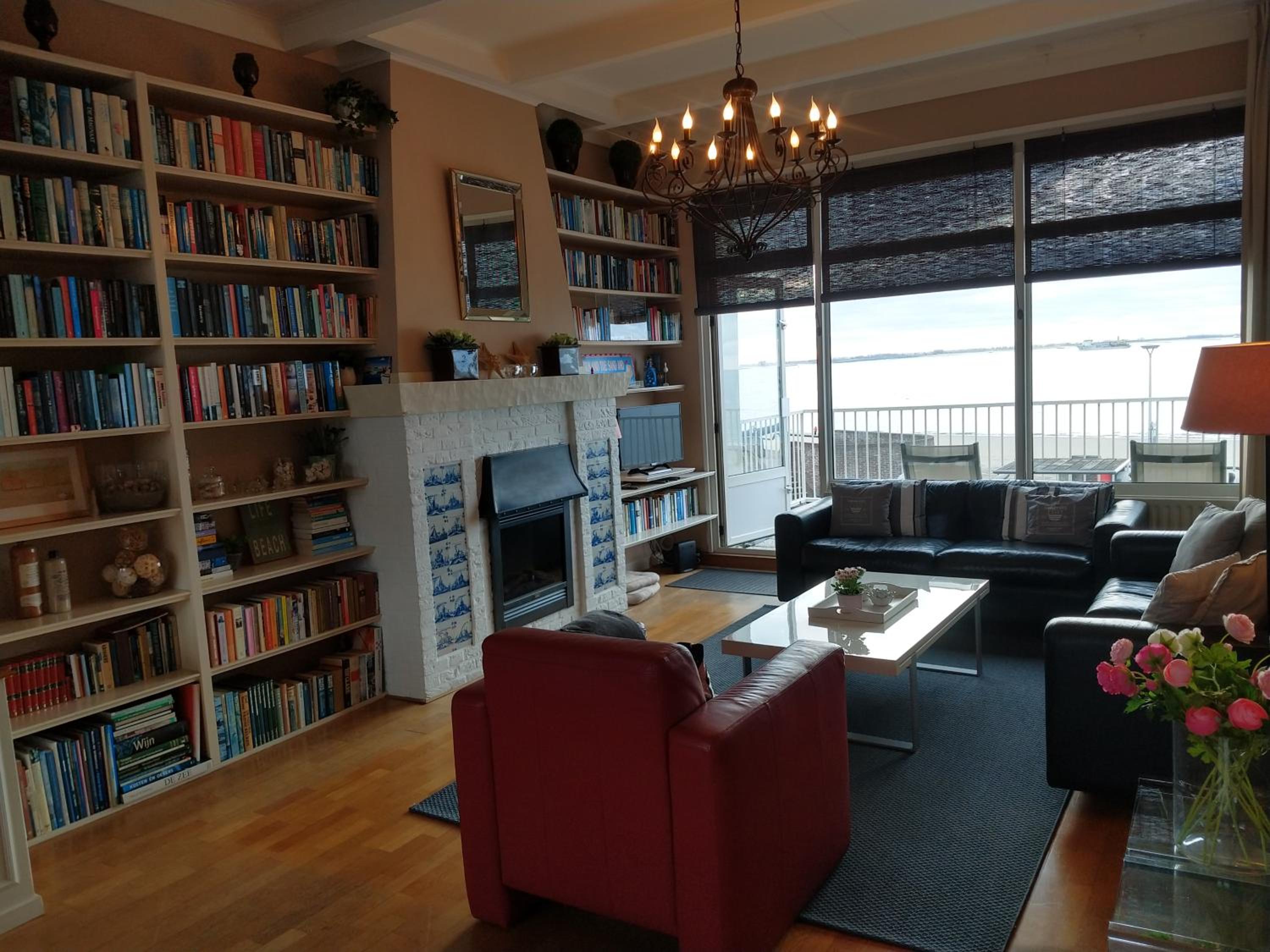 APARTMENT BY THE SEA Bed by the Sea view 2