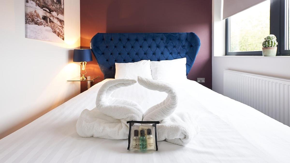 LuxuStay Serviced Apartments view 5