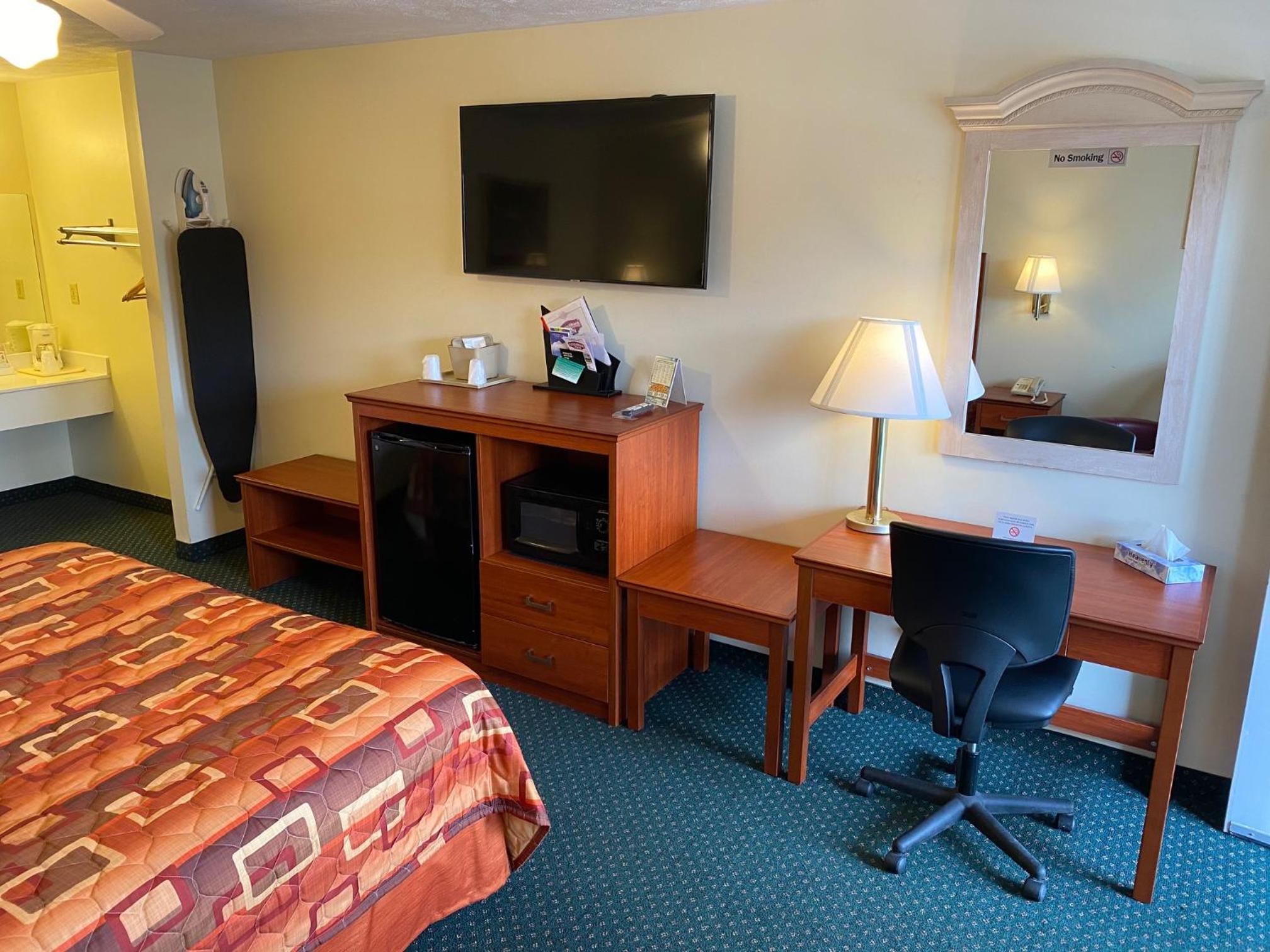 Country Hearth Inn-Union City