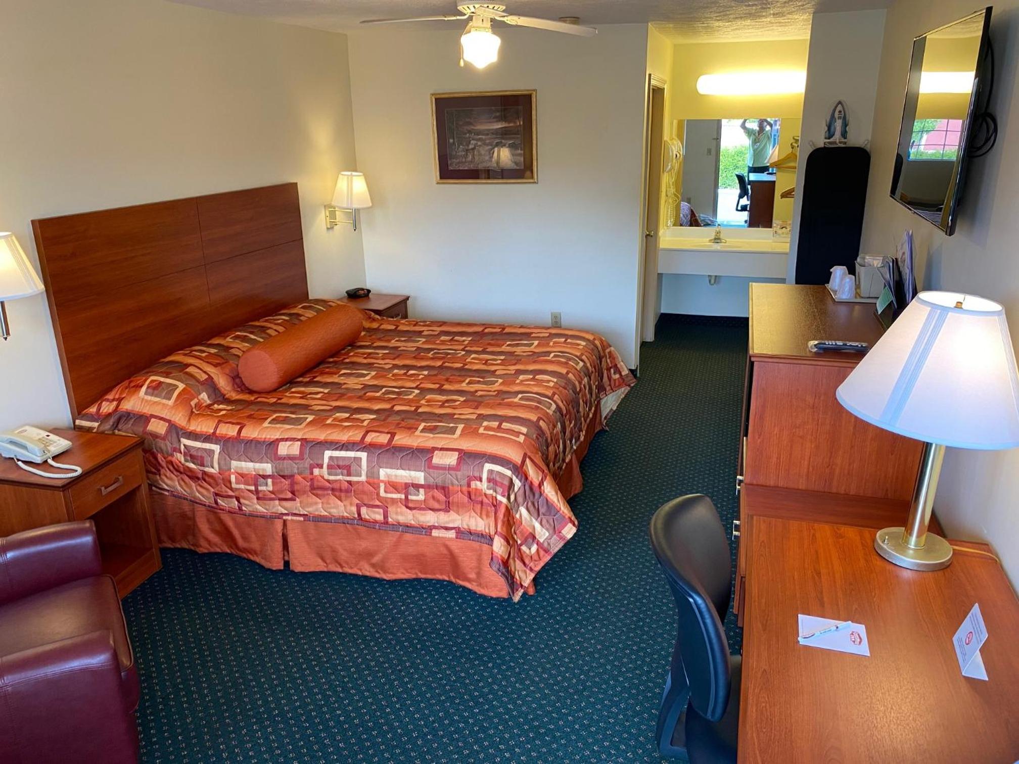 Country Hearth Inn-Union City