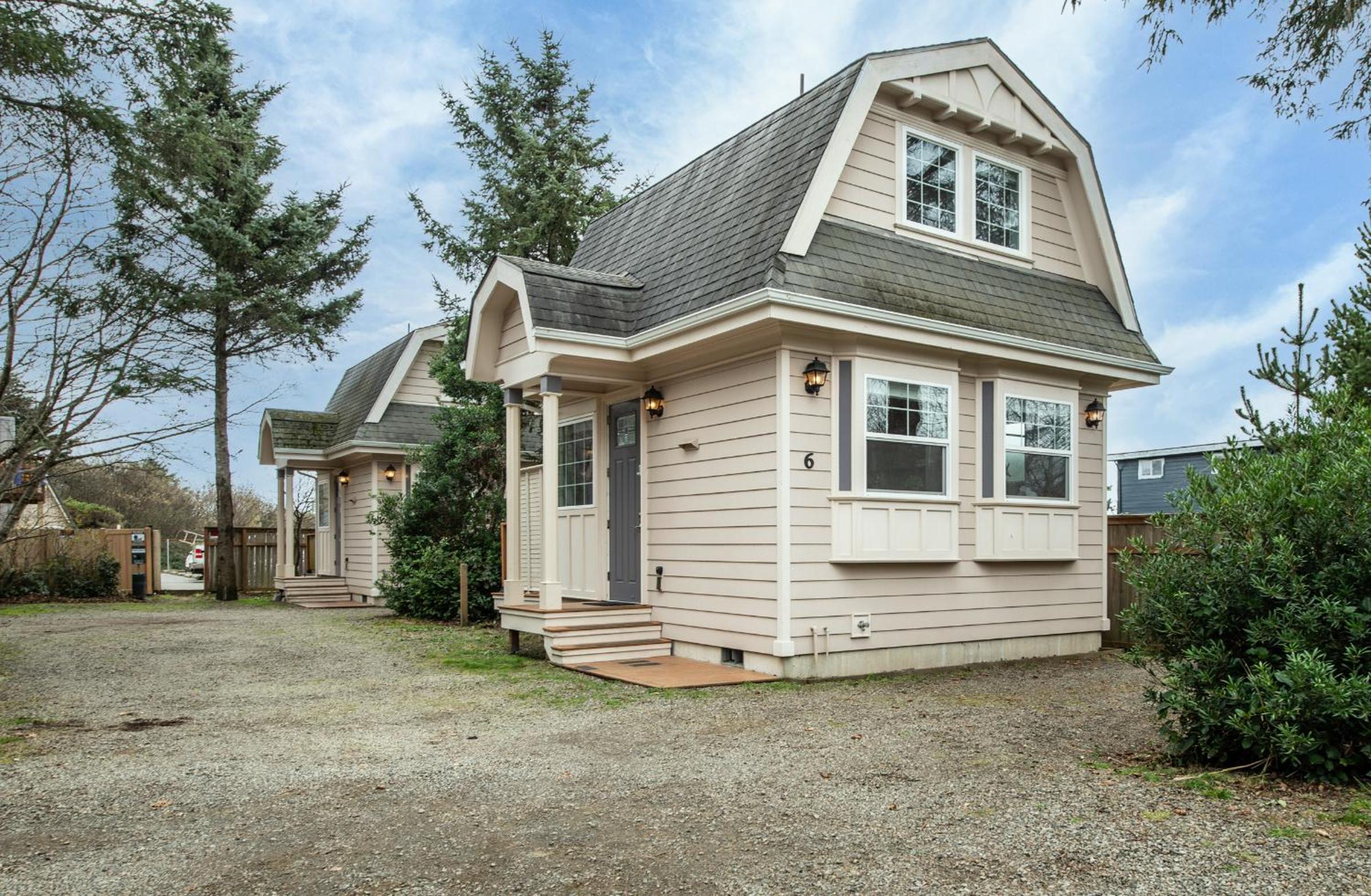 Hotel Sea Breeze Cottages - Image 1