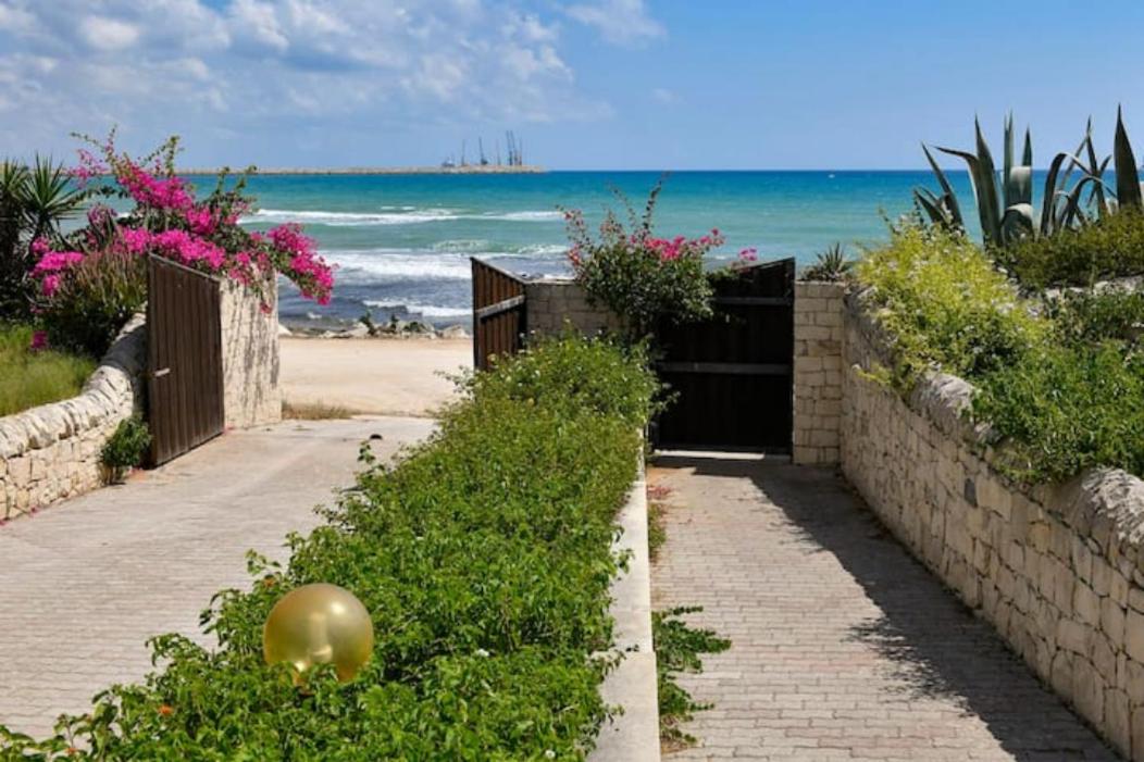 Seafront Villa "Mare in casa" photo 4