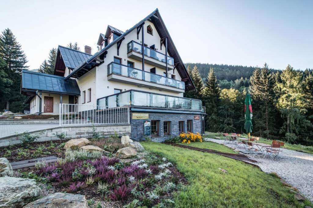 Hotel Ski, Hike & Bike Apartman Rokytnice Nad Jizerou