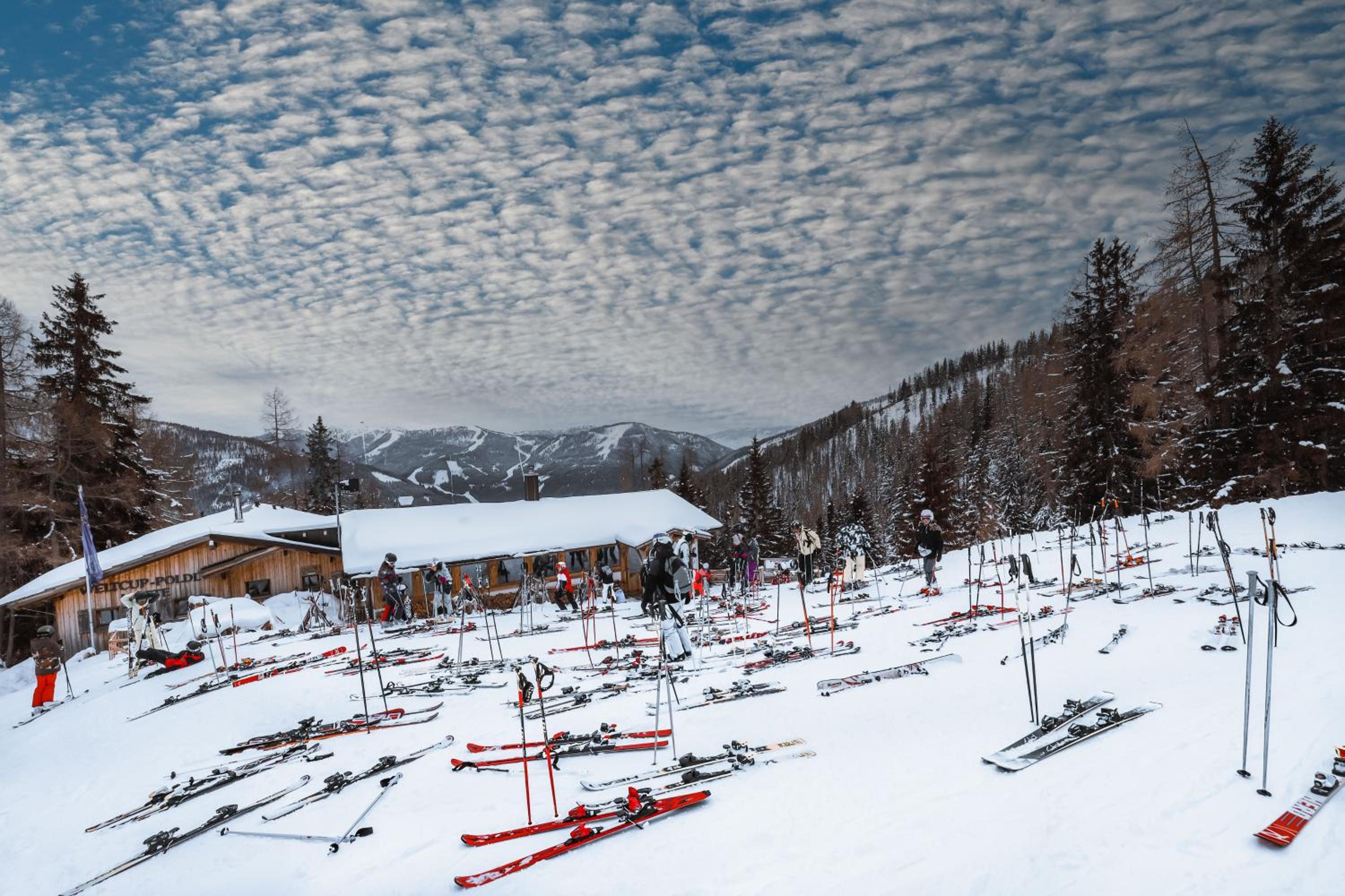 Pension & Appartements Ronacherhof -Mountain Hideaway Slopeside