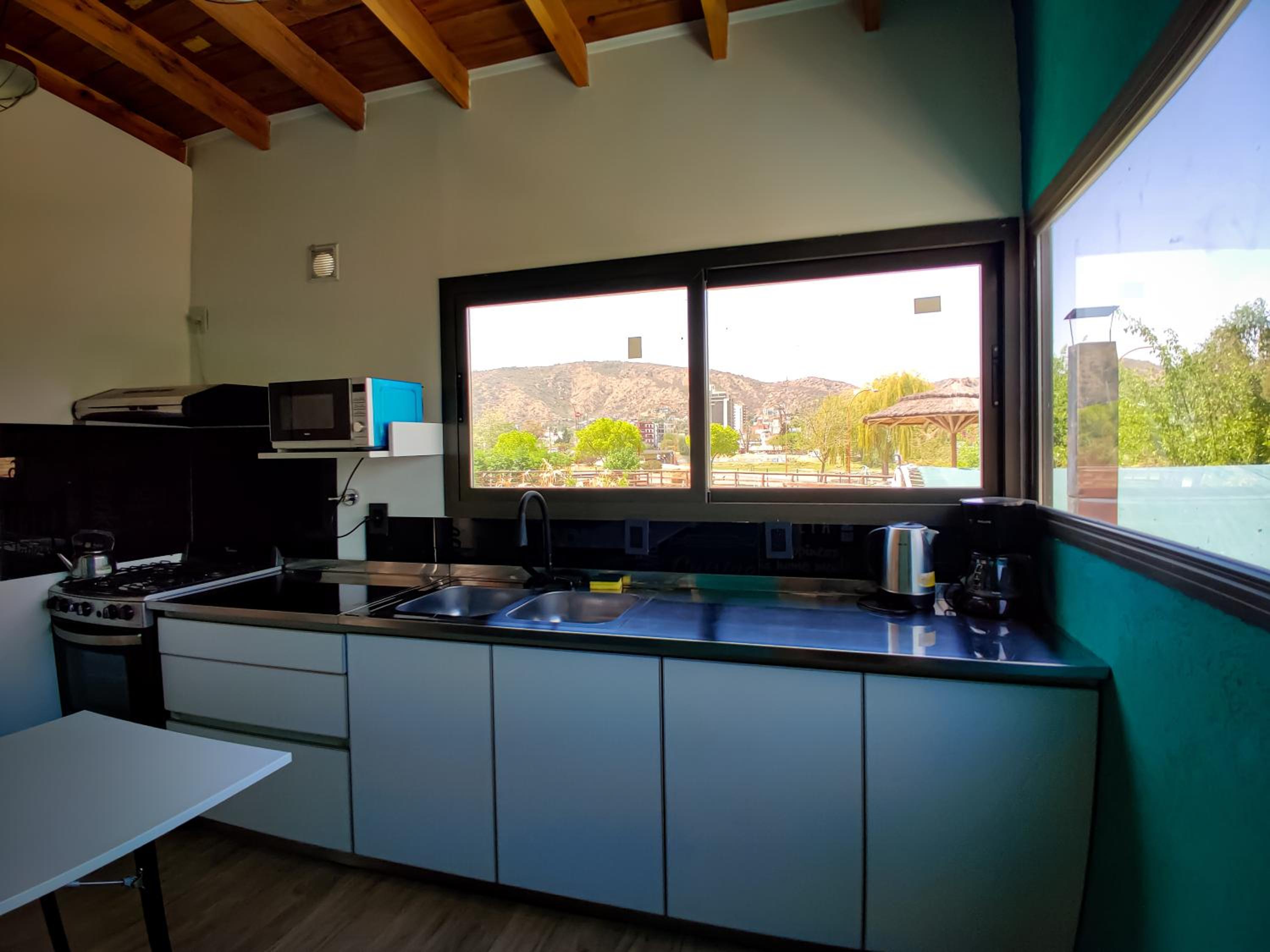 ViviSierras, Carlos Paz casa centro frente al lago, pileta climatizada, 4 dormitorios, 3 baños, quincho
