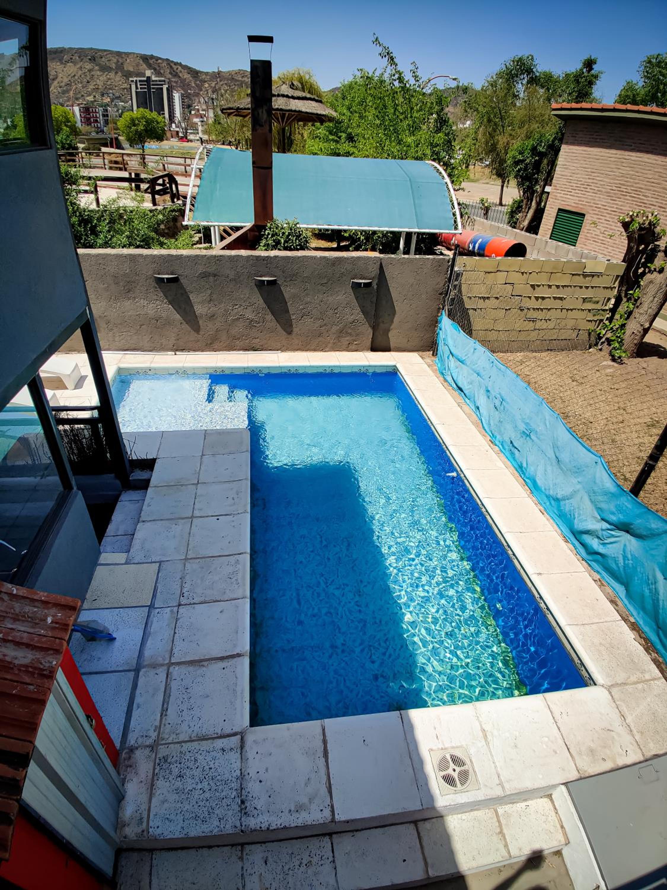 ViviSierras, Carlos Paz casa centro frente al lago, pileta climatizada, 4 dormitorios, 3 baños, quincho