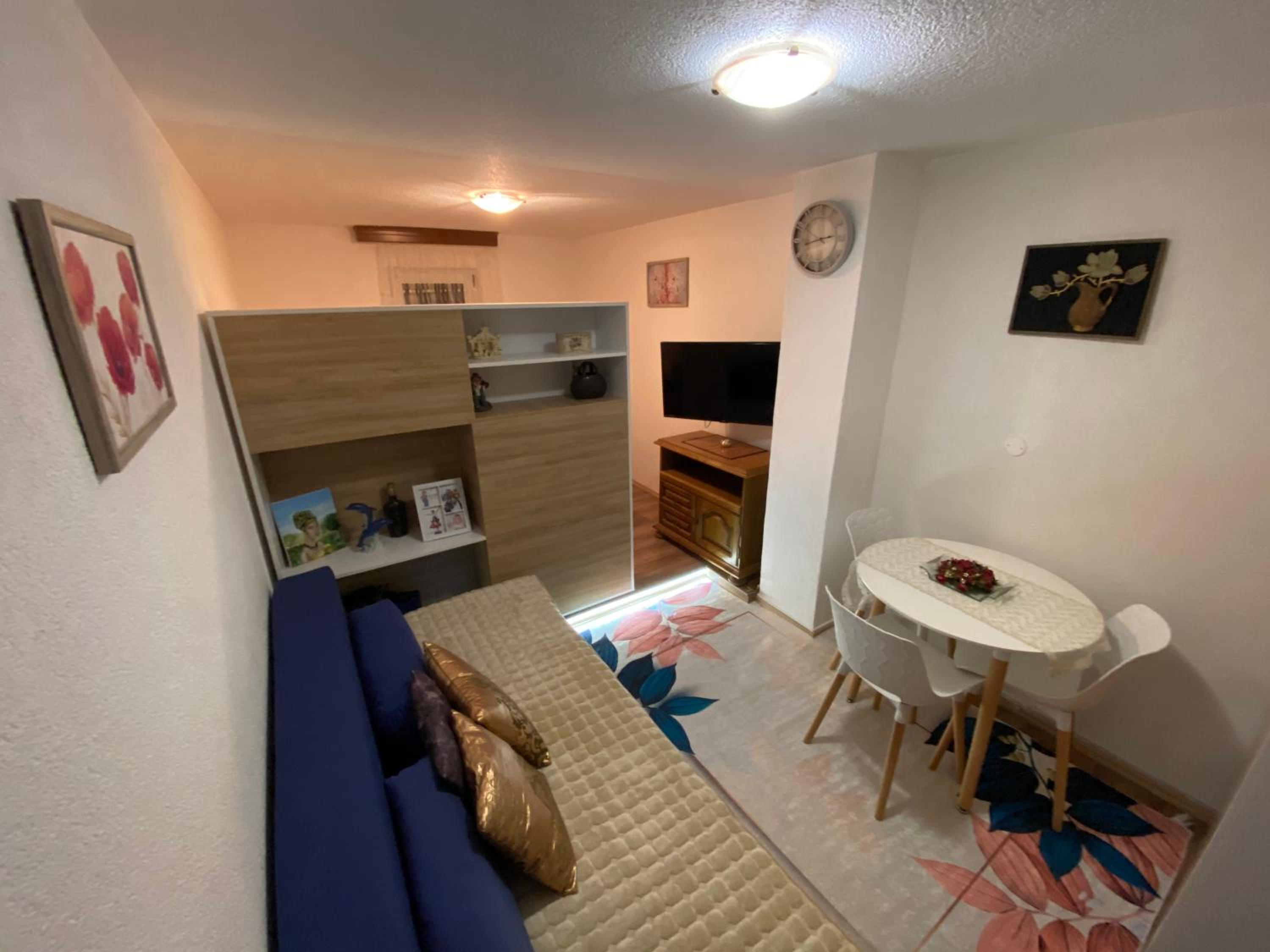 Lake apartment