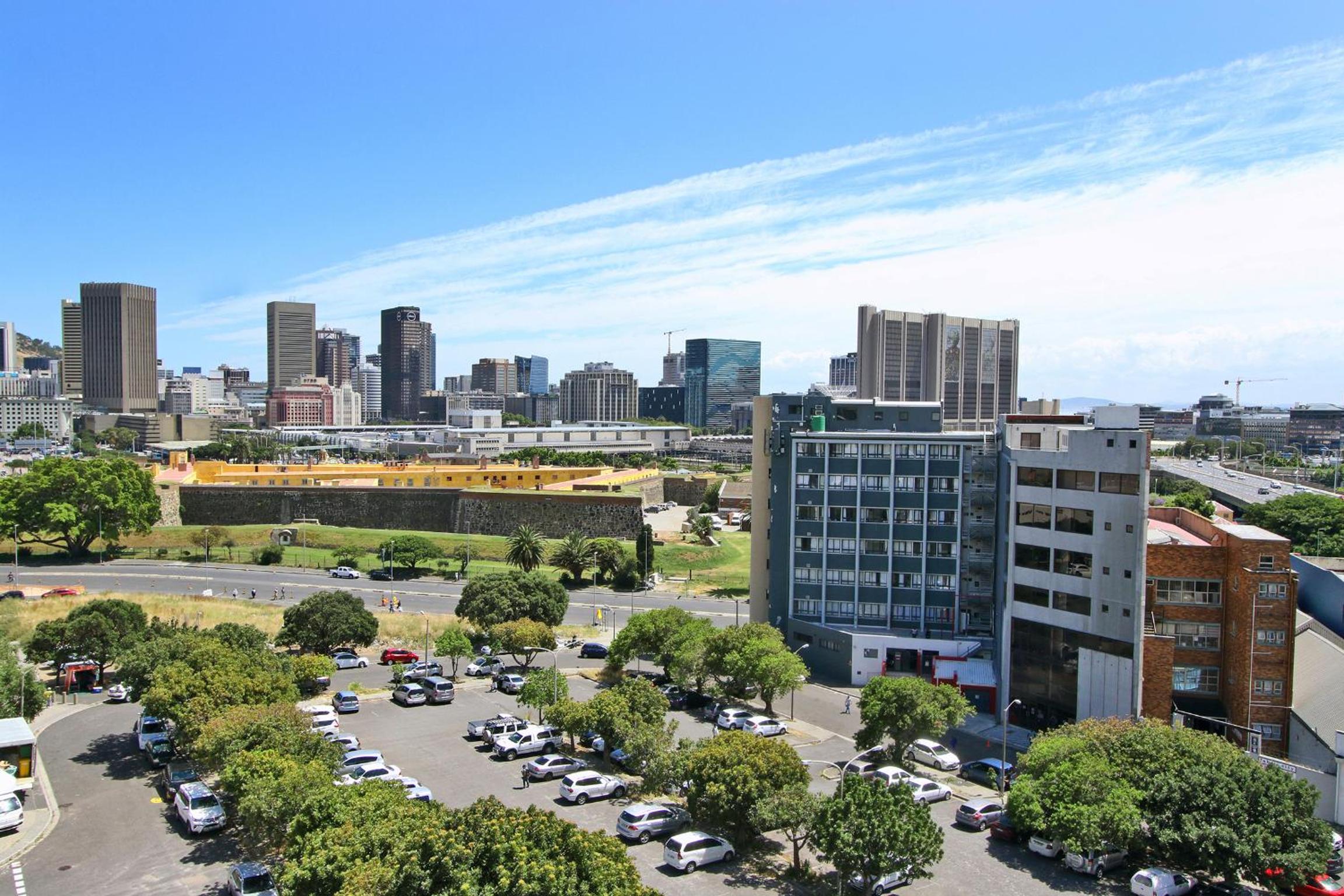 Luxury Family Apartment in Castle Rock with great views of Table Mountain view 3