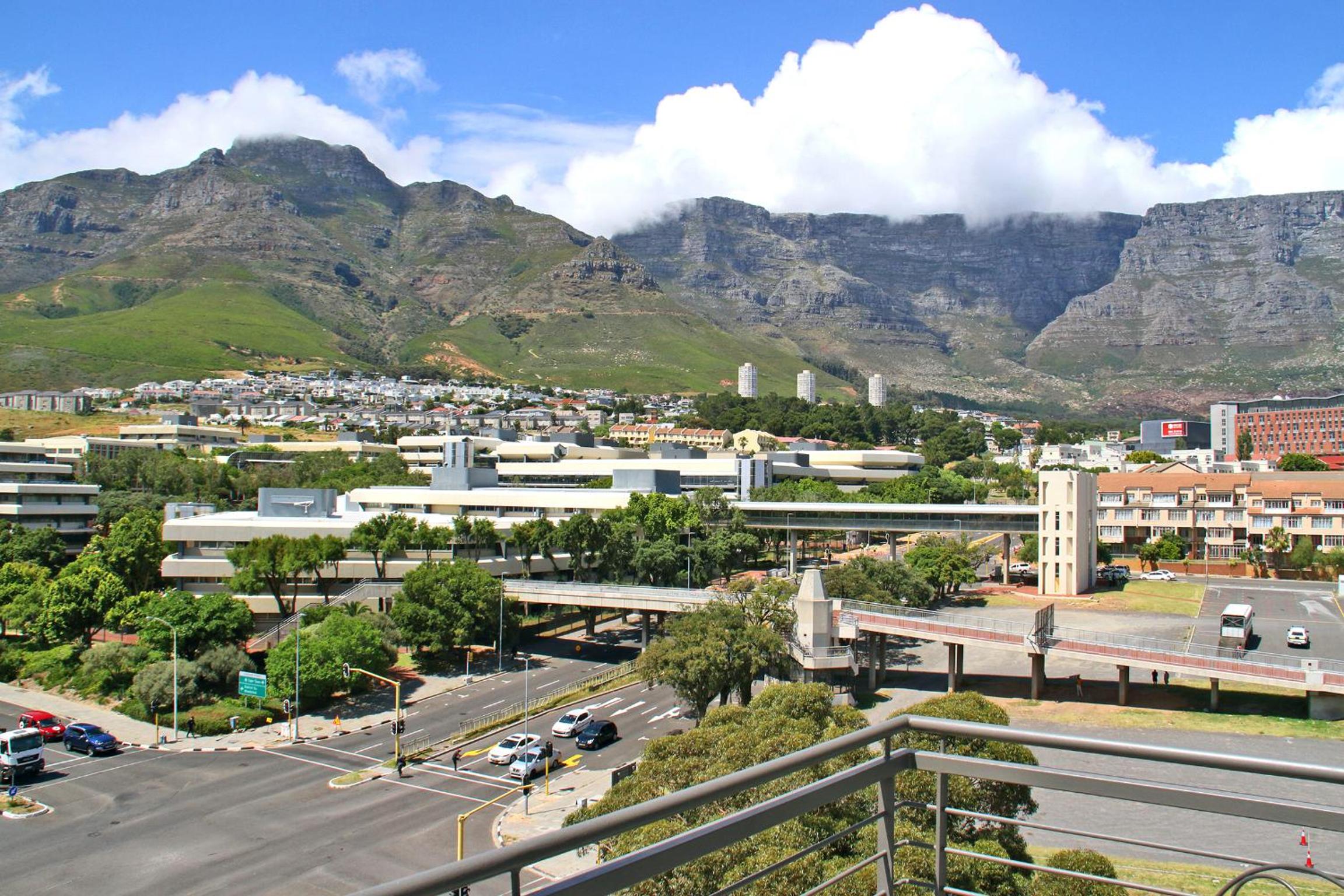 Luxury Family Apartment in Castle Rock with great views of Table Mountain view 4